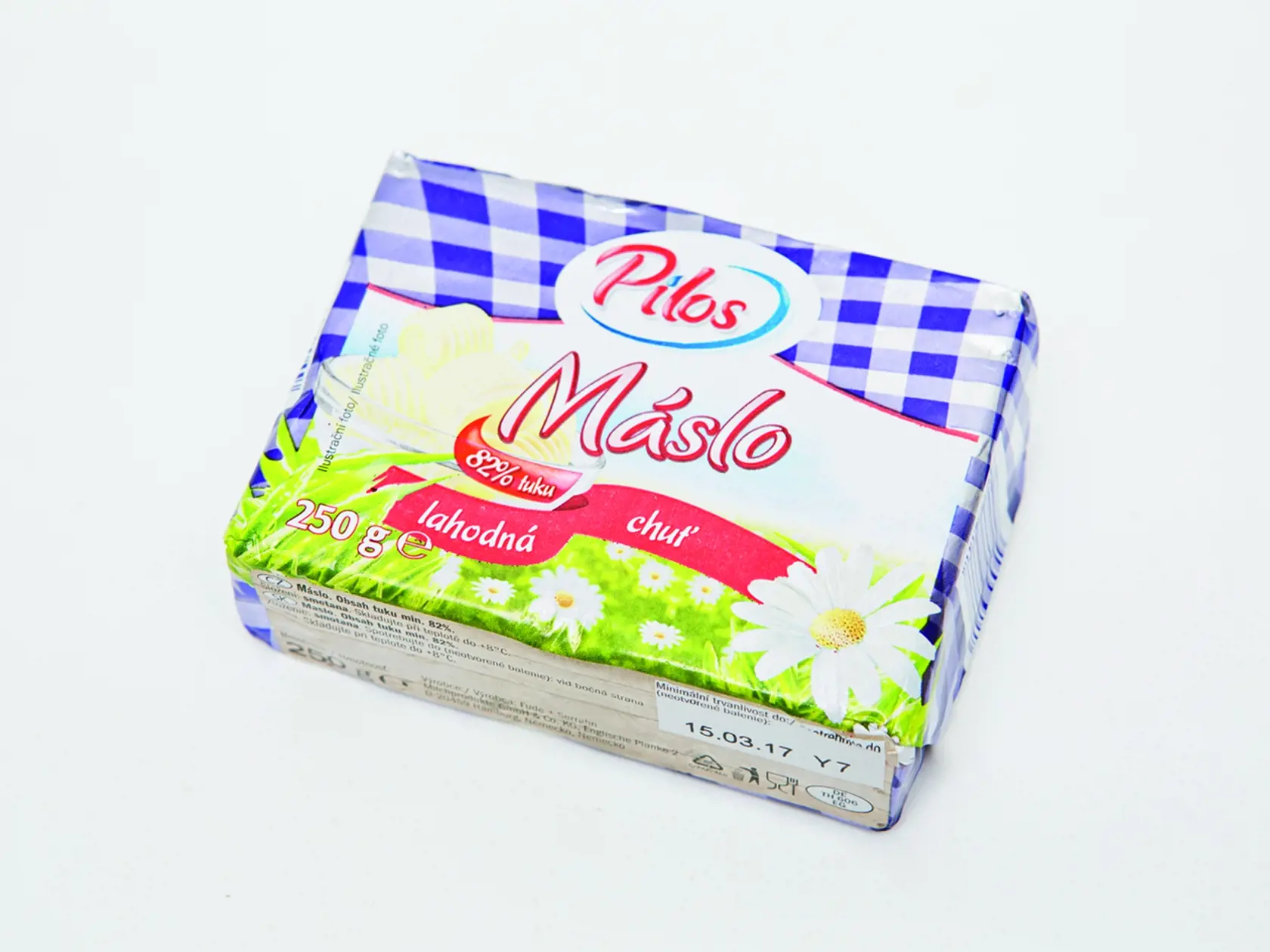 MASLO PILOS, 250 g
Krajina pôvodu Nemecko, obsah mliečneho tuku: 82 %. Energia v 100 g: 3 053 kJ, bielkoviny: 0,5 g, sacharidy: 0,6 g, tuky: 82 g a soľ: 0,02 g.
REDAKCIA HODNOTÍ: Maslo má tradičnú žltkastú farbu a smotanovú vôňu. Konzistencia je hustá, textúra jemná, najrýchlejšie zmäkne, aby sa dalo ľahko roztierať. Chuť je veľmi dobrá, typicky maslová, so silnou dochuťou smotany, prítomnosť soli takmer necítiť.