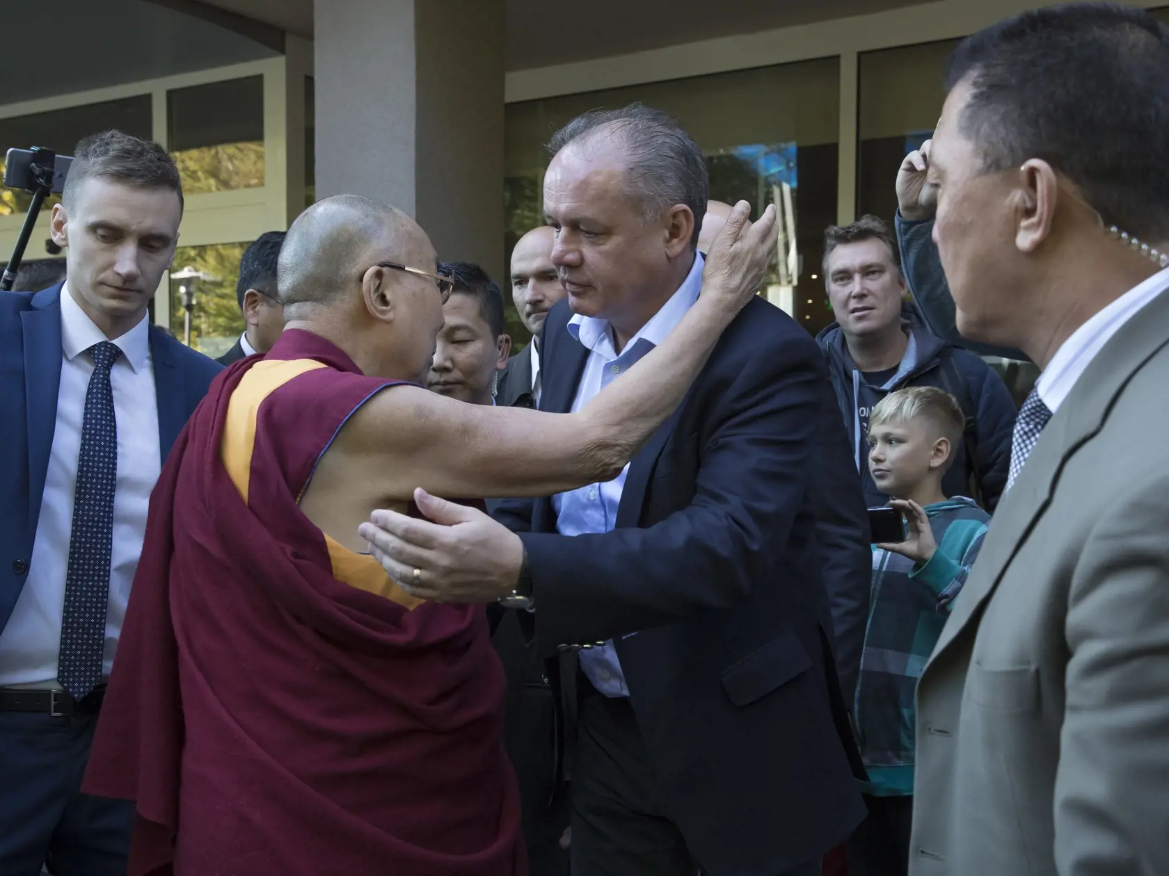 Zatiaľ čo pre Tibeťanov je dalajláma vodcom, symbolom a absolútnou autoritou, pre Peking je separatistom vnášajúcim do Číny nestabilitu.