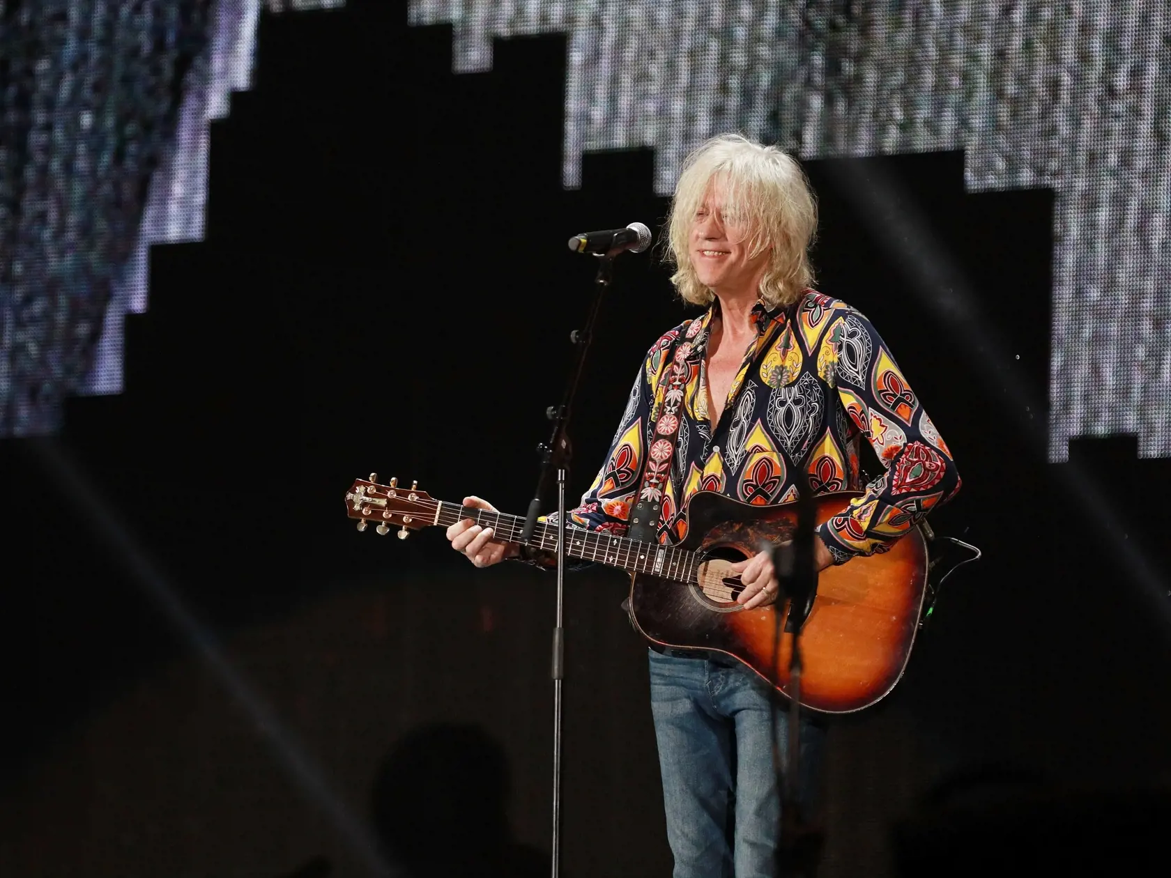Spomínaný hudobník a aktivista Bob Geldof bol spojený so Sinéad O'Connor dlhoročným a blízkym priateľstvom. Jej smrť ho preto hlboko zasiahla. Počas svojho vystúpenia na festivale Cavan Calling v Írsku sa na pódiu rozhovoril aj o ich posledných konverzáciách.