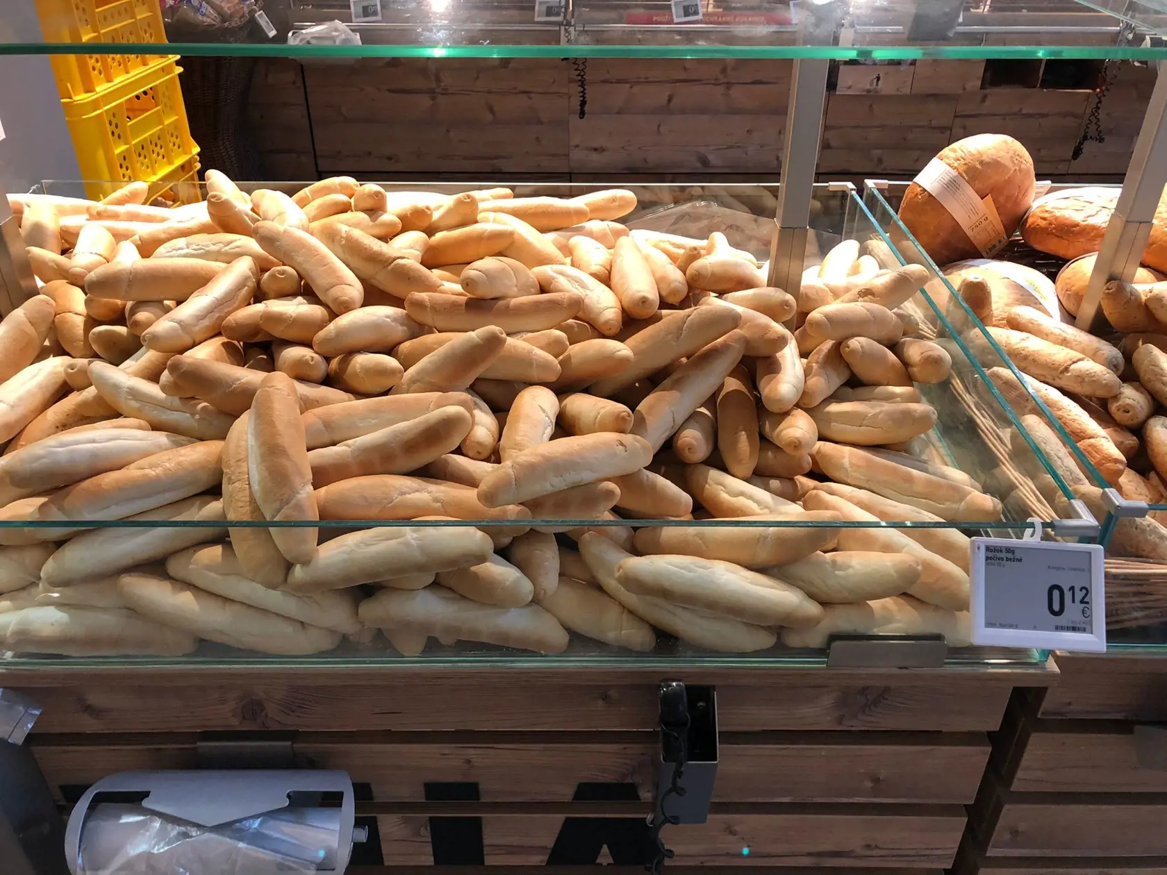 Ceny potravín na Slovensku v predajni Billa.