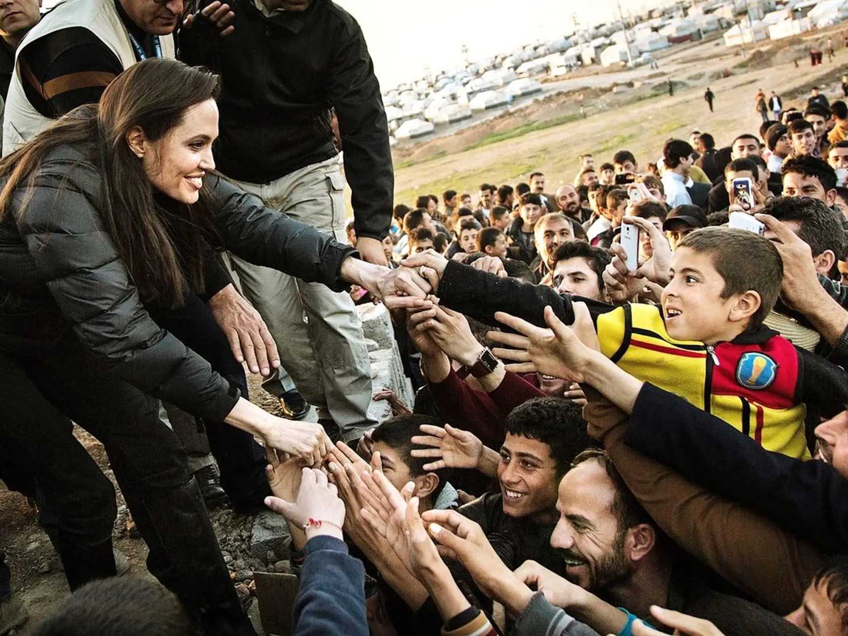 O problémy utečencov sa dlhodobo zaujíma krásna Angelina Jolie.
