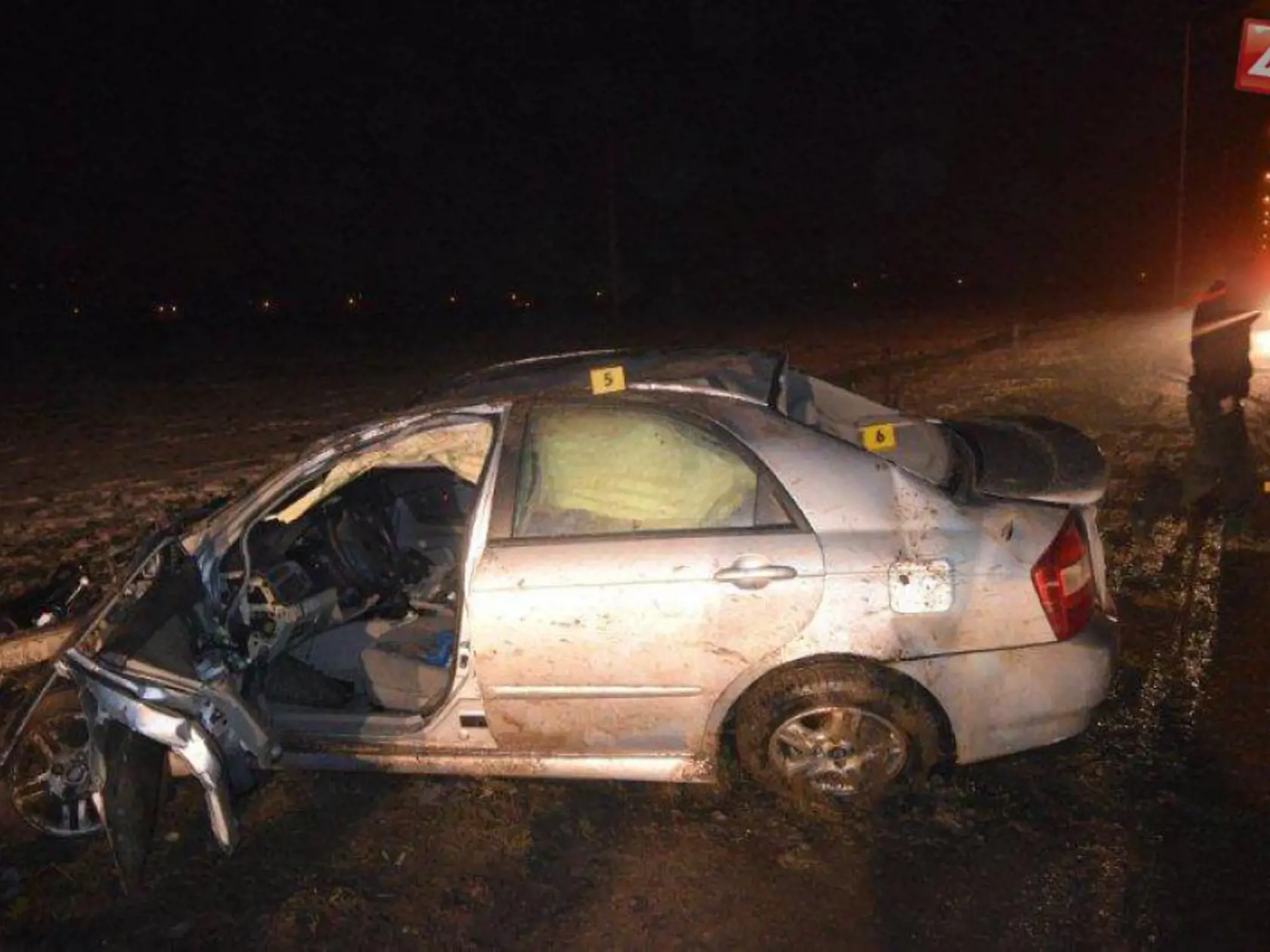 Na tom istom úseku v Liptovskom Mikuláši sa stala tragická nehoda aj v roku 2015. Auto vyletelo zo zákruty, narazilo do stĺpa a skončilo na streche. Zomrel 19-ročný mladík.