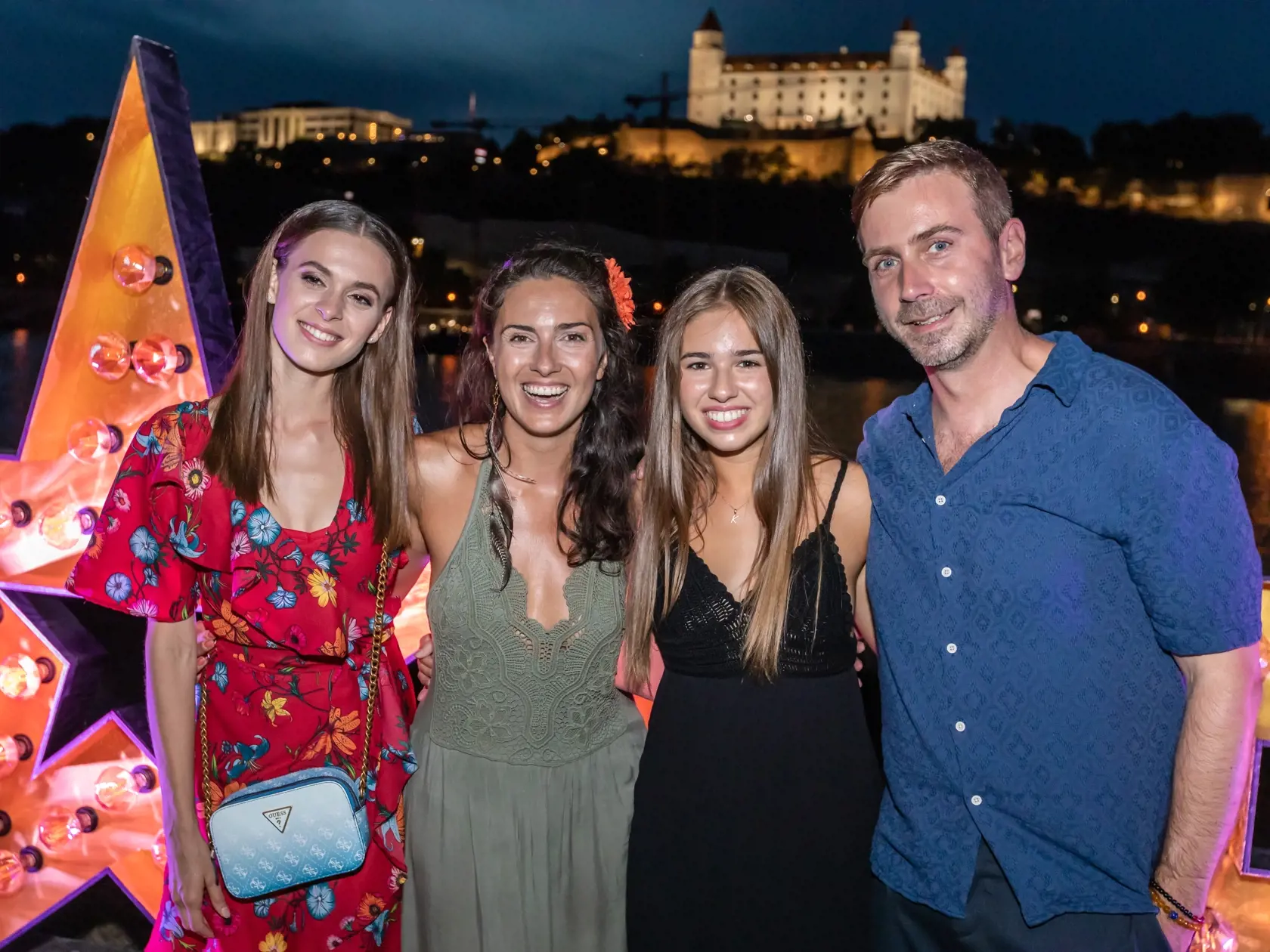 Narodeninová párty TV JOJ v reštaurácii Aušpic. Na snímke Karolína Kubánková, Štefan Martinovič, Lucia Siposová a Dominika Richterová.