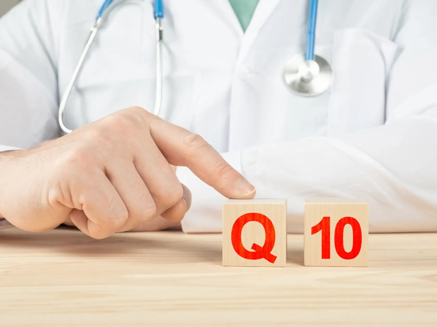 Koenzým Q10
Prírodný antioxidant, ktorý pomáha produkovať energiu v bunkách a chráni cievne steny pred poškodením.