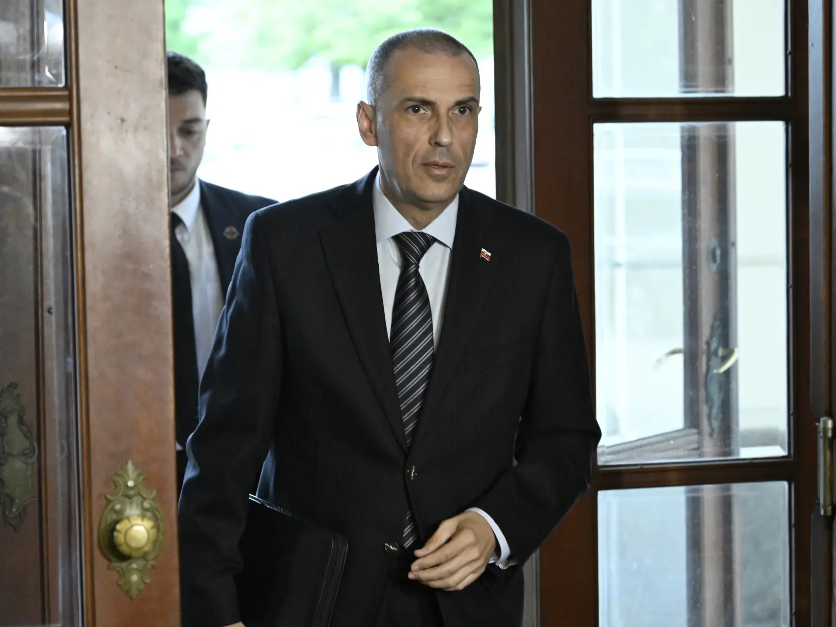 Na snímke generálny prokurátor SR Maroš Žilinka prichádza na mimoriadne zasadnutie Bezpečnostnej rady SR v Bratislave vo štvrtok 15. mája 2025.