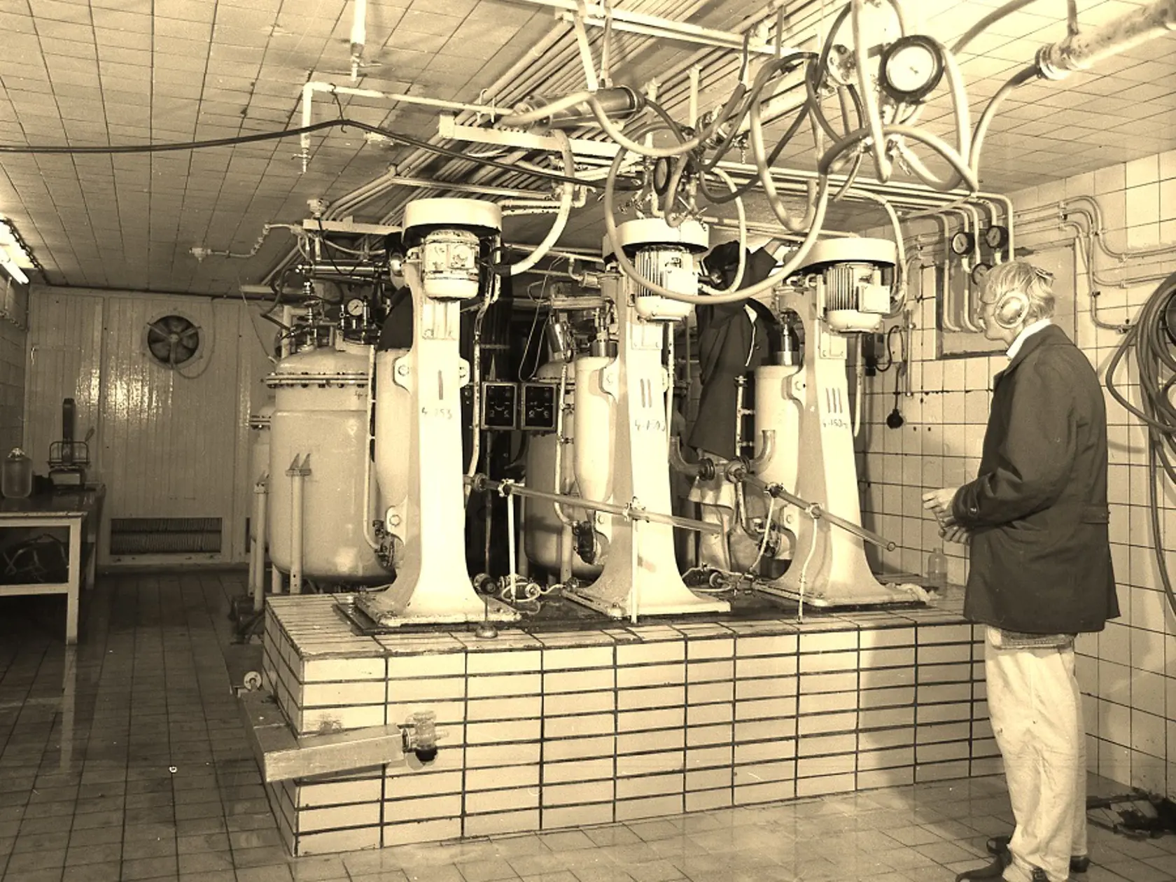 Historické foto z výroby v štátnom podniku Imuna Šarišské Michaľany.