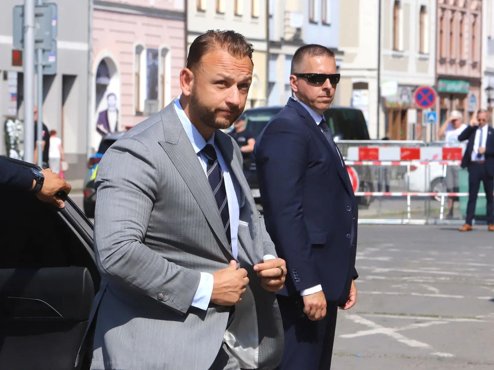 Na snímke minister vnútra SR Matúš Šutaj Eštok (Hlas-SD) prichádza do Mestského kultúrneho strediska na výjadzové rokovanie vlády v Rimavskej Sobote 19. júna 2024.