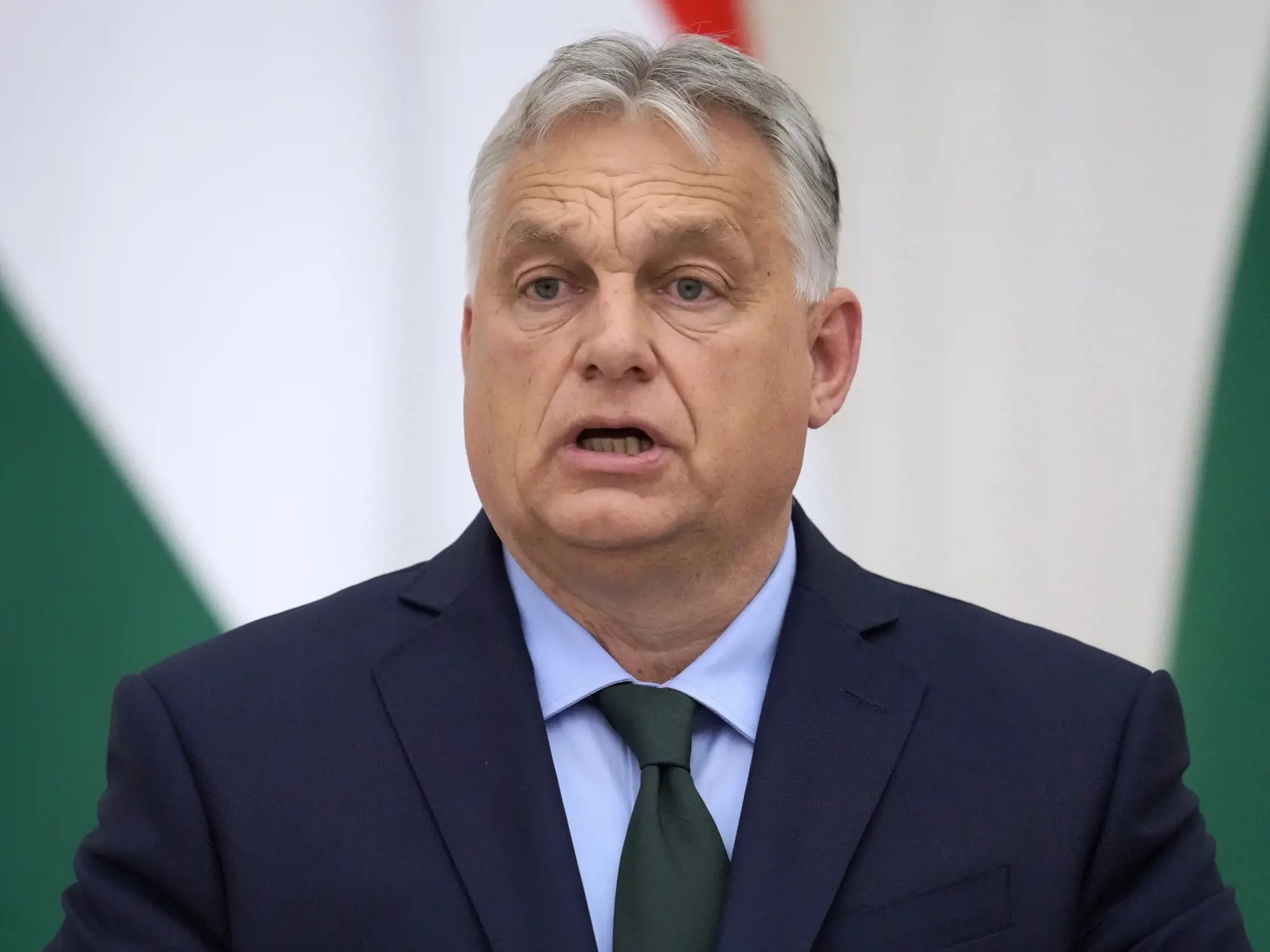 WA 3 archív Moskva - Na archívnej snímke z 5. júla 2024 maďarský premiér Viktor Orbán počas spoločnej tlačovej konferencie s ruským prezidentom Vladimirom Putinom v Moskve. Maďarský premiér Viktor Orbán pricestoval na vopred neohlásenú návštevu Číny v pondelok 8. júla 2024. Peking navštívil po tom, ako minulý týždeň prekvapivo zavítal do Kyjeva a Moskvy. FOTO TASR/AP 

FILE - Hungarian Prime Minister Viktor Orban attends a joint news conference with Russian President Vladimir Putin following the