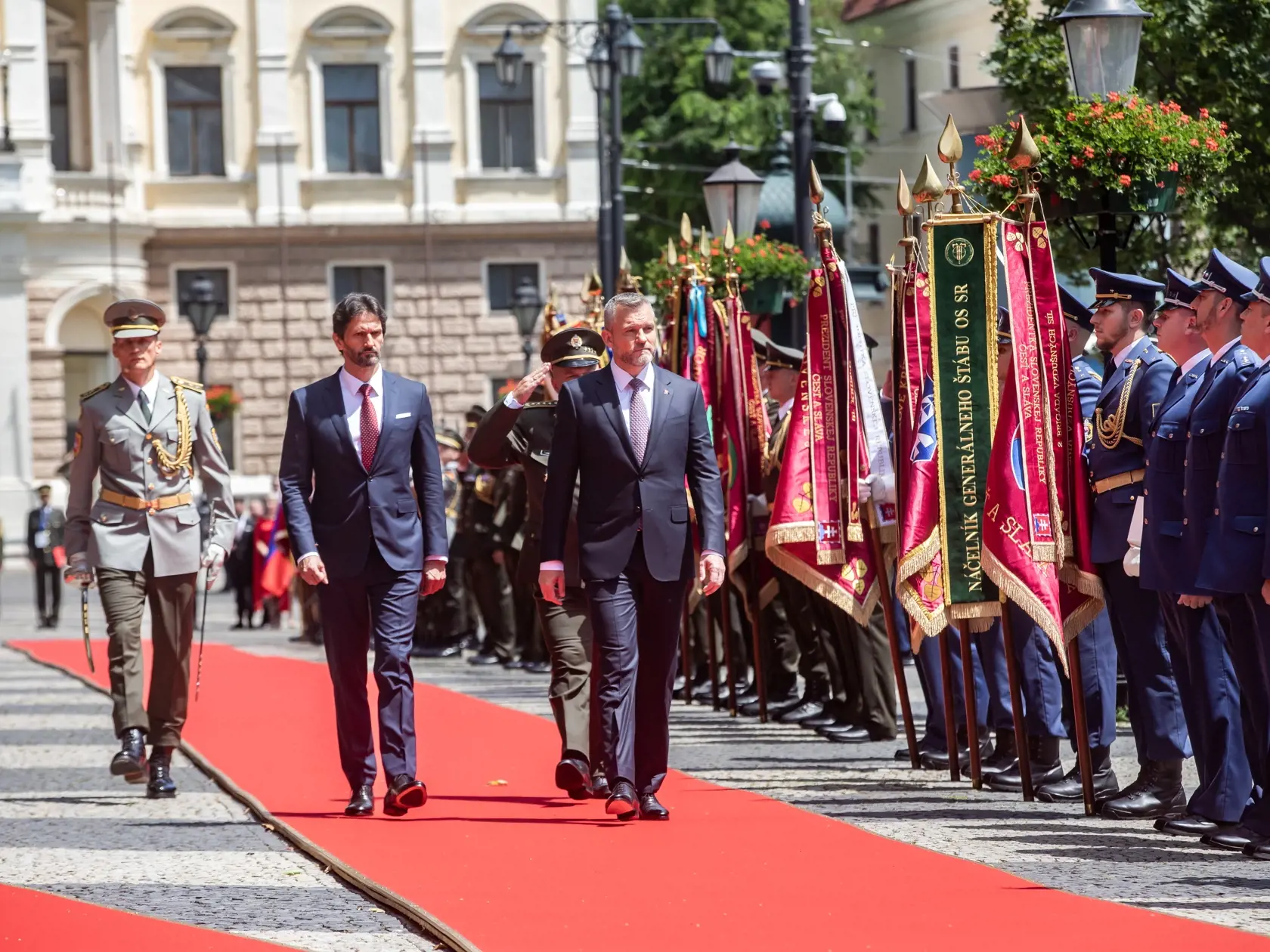 Inaugurácia Petra Pellegriniho, prehliadka jednotiek Ozbrojených síl SR. Na snímke je Peter Pellegrini a Robert Kaliňák.