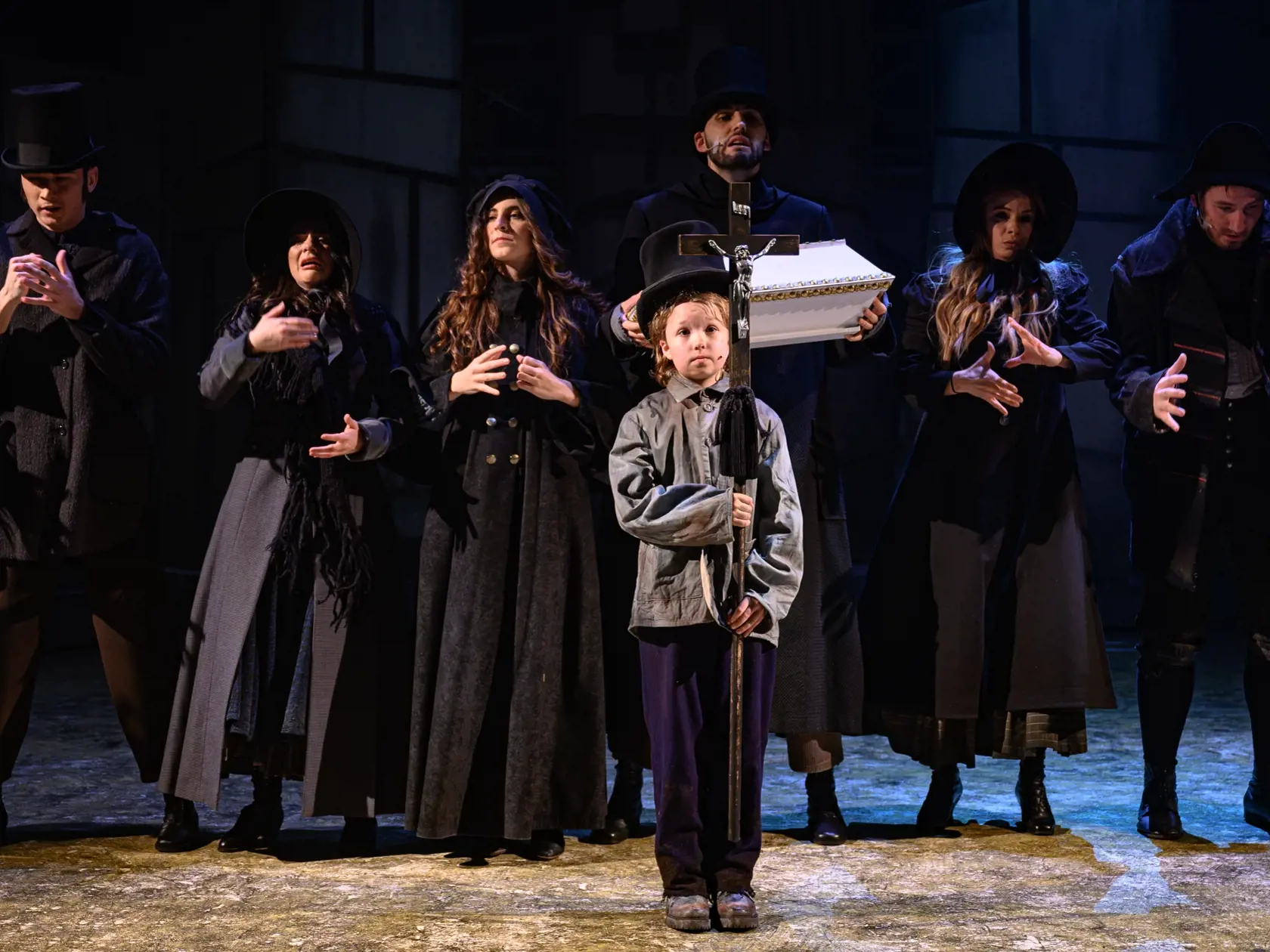 Slávny román Charlesa Dickensa - Oliver Twist ožil na javisku divadla Nová scéna v Bratislave.