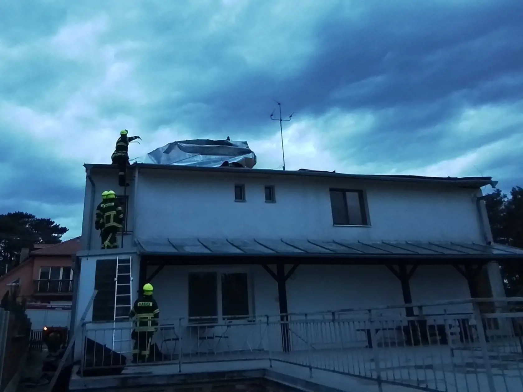 Kvôli nepriaznivému počasiu sa v poslednom období zvýšil počet hasičských výjazdov.