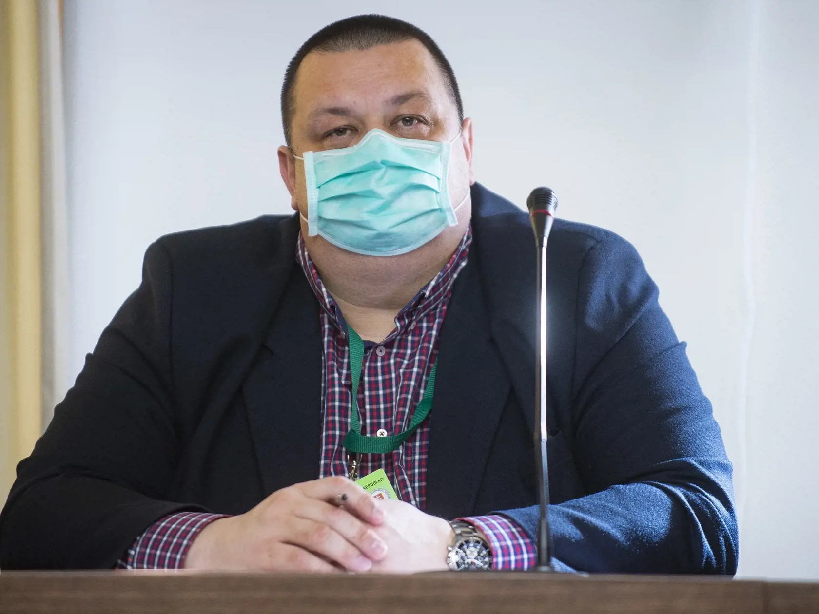 Na snímke hlavný hygienik SR Ján Mikas počas zasadnutia krízového štábu SR 16. marca 2020 v Bratislave. FOTO TASR – Jakub Kotian