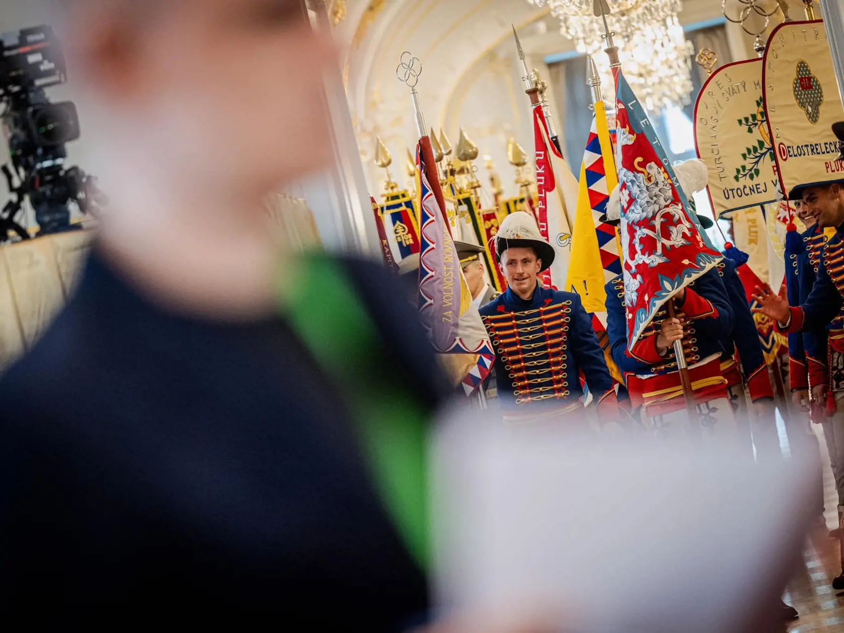 Prípravy na inauguráciu sú v plnom prúde. Oznámil to na sociálnej sieti Peter Pellegrini. Oficiálny program sa začne v sobotu o 11:00 a Slováci ho budú môcť sledovať v priamom prenose na RTVS. 
