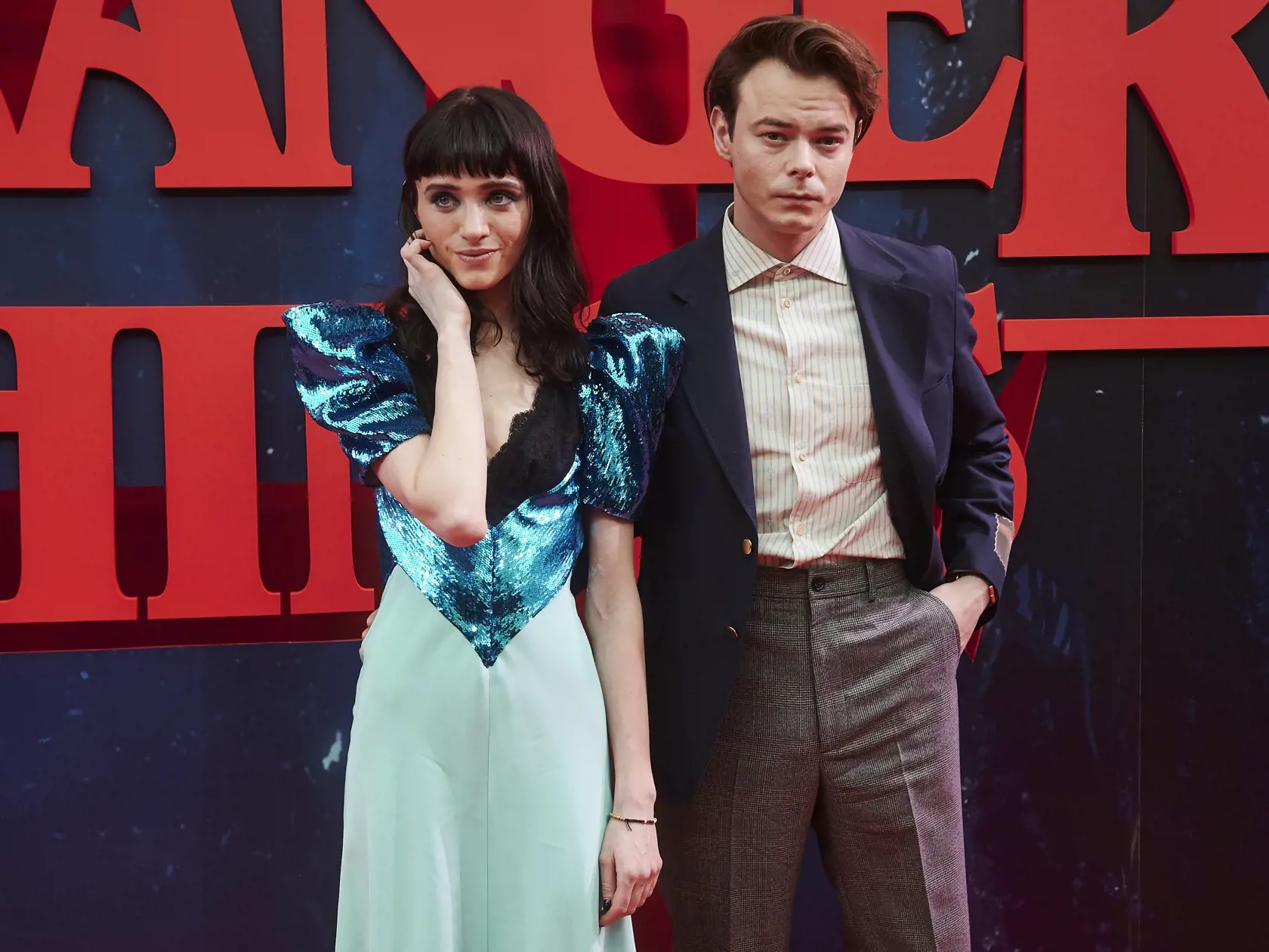 Natalia Dyer a jej seriálový aj skutočný partner Charlie Heaton