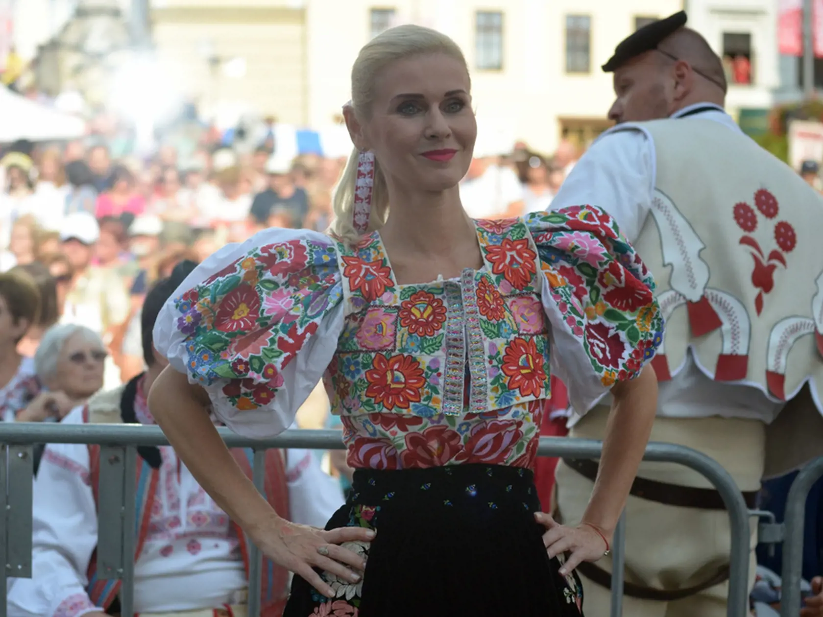 Monika Jankovská v tradičnom kroji