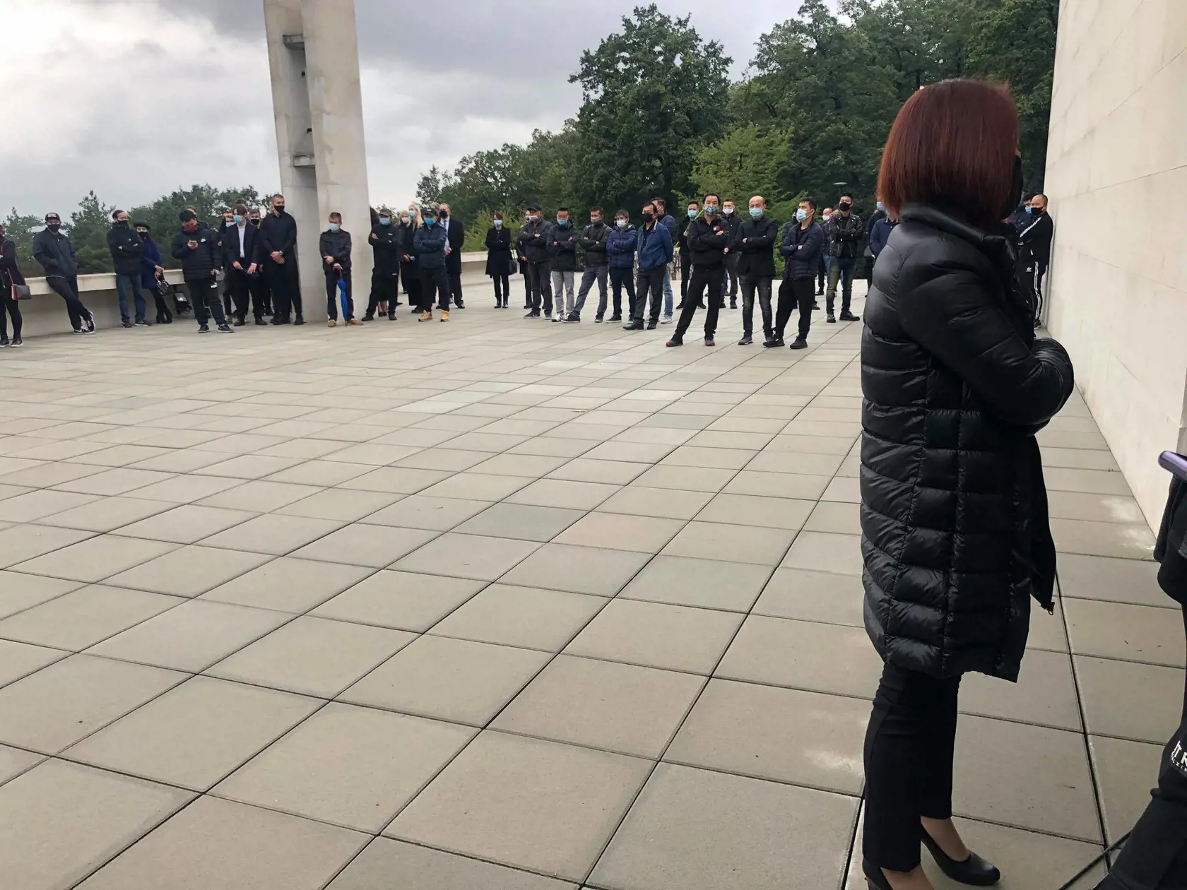 V bratislavskom krematóriu sa lúčili príbuzní a známi s vietnamskou študentkou Linh (†18), ktorú zrazila na priechode pre chodcov módna návrharka Daniela Kralevich.