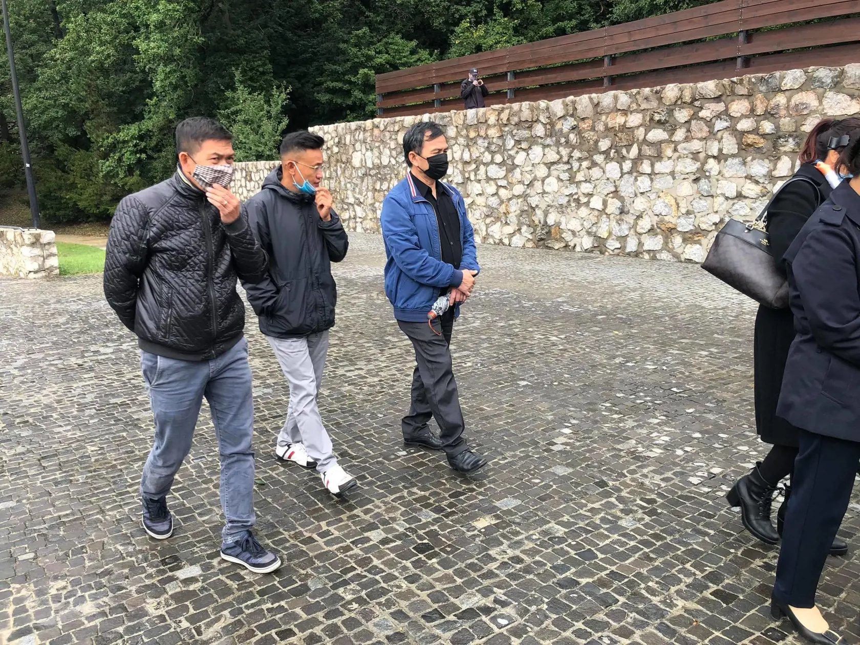 Na pohreb nebohej Linh prišla početná vietrnamská komunita.
