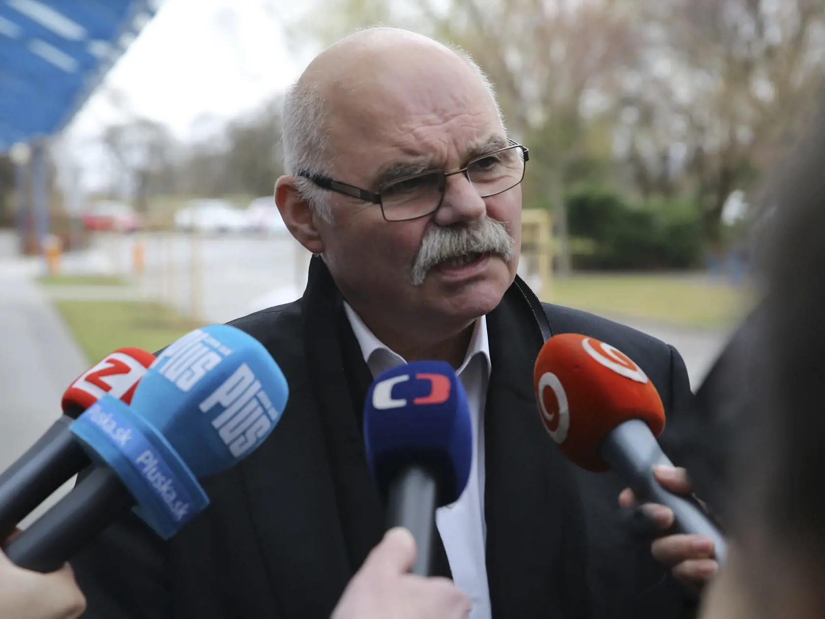 Peter Vačok sa s Kralevich naťahovali cez sociálne siete.