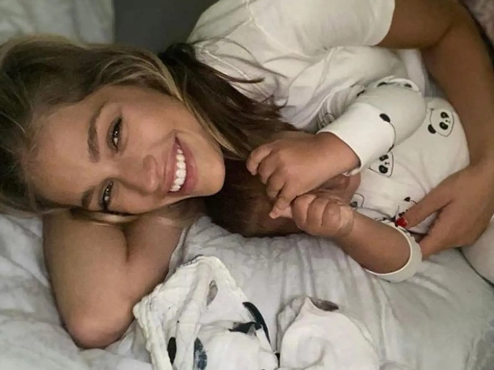 Jasmina a Rytmus tváričku svojho syna vždy na fotografiách skrývajú...