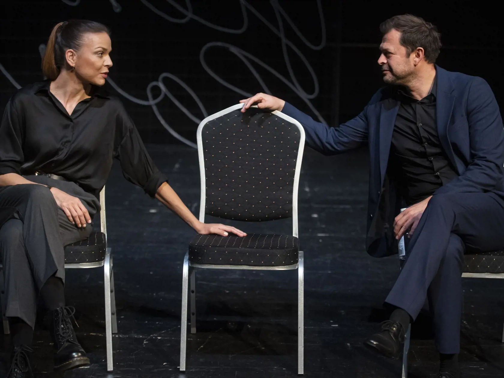 Na snímke herci Petra Vajdová a Alexander Bárta  počas tlačovej konferencie k pripravovanej premiére inscenácie Davida Mameta Glengarry Glen Ross 23. septembra 2021 v Bratislave. FOTO TASR - Martin Baumann