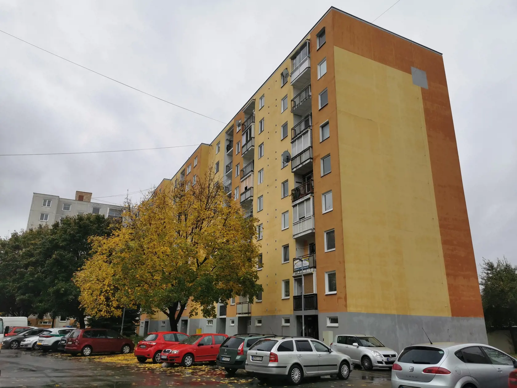 K tragédii došlo v jednom z bytov tohto bytového domu v Novom Meste nad Váhom