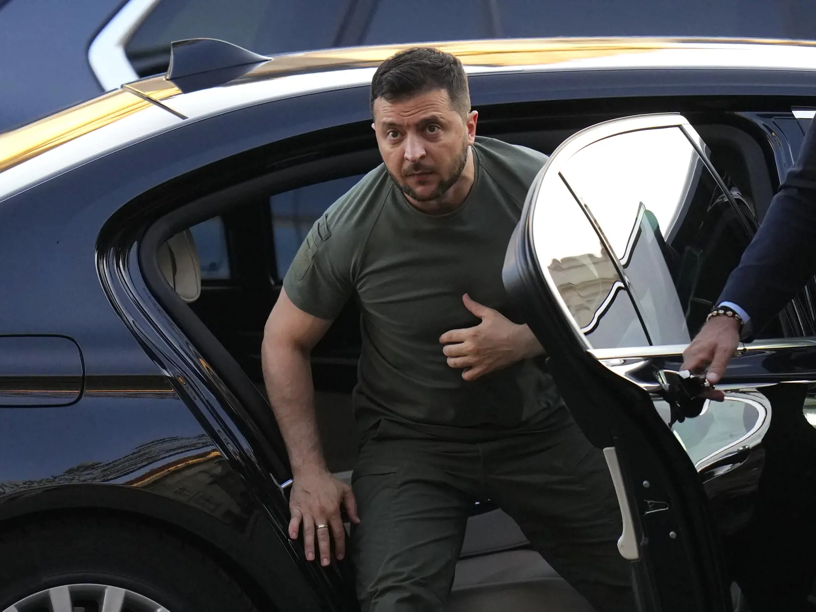 Ukrajinský prezident Volodymyr Zelenskyj prichádza na Pražský hrad v Prahe 6. júla 2023, kde sa stretne s českým prezidentom Petrom Pavlom.