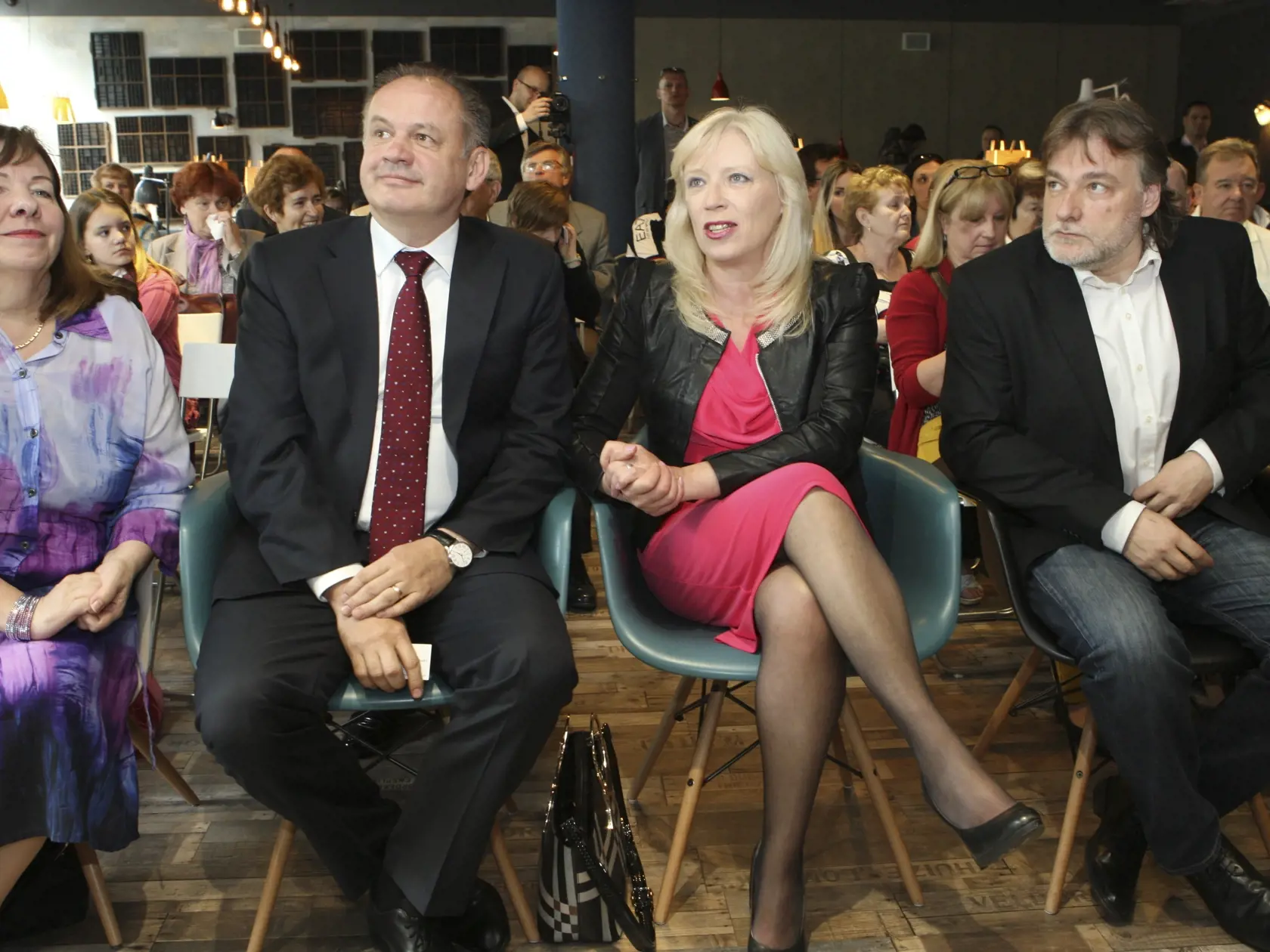 Uprostred Iveta Radičová a Andrej Kiska, ktorým súčasný poradca ministra školstva Rado Baťo, takisto radil.