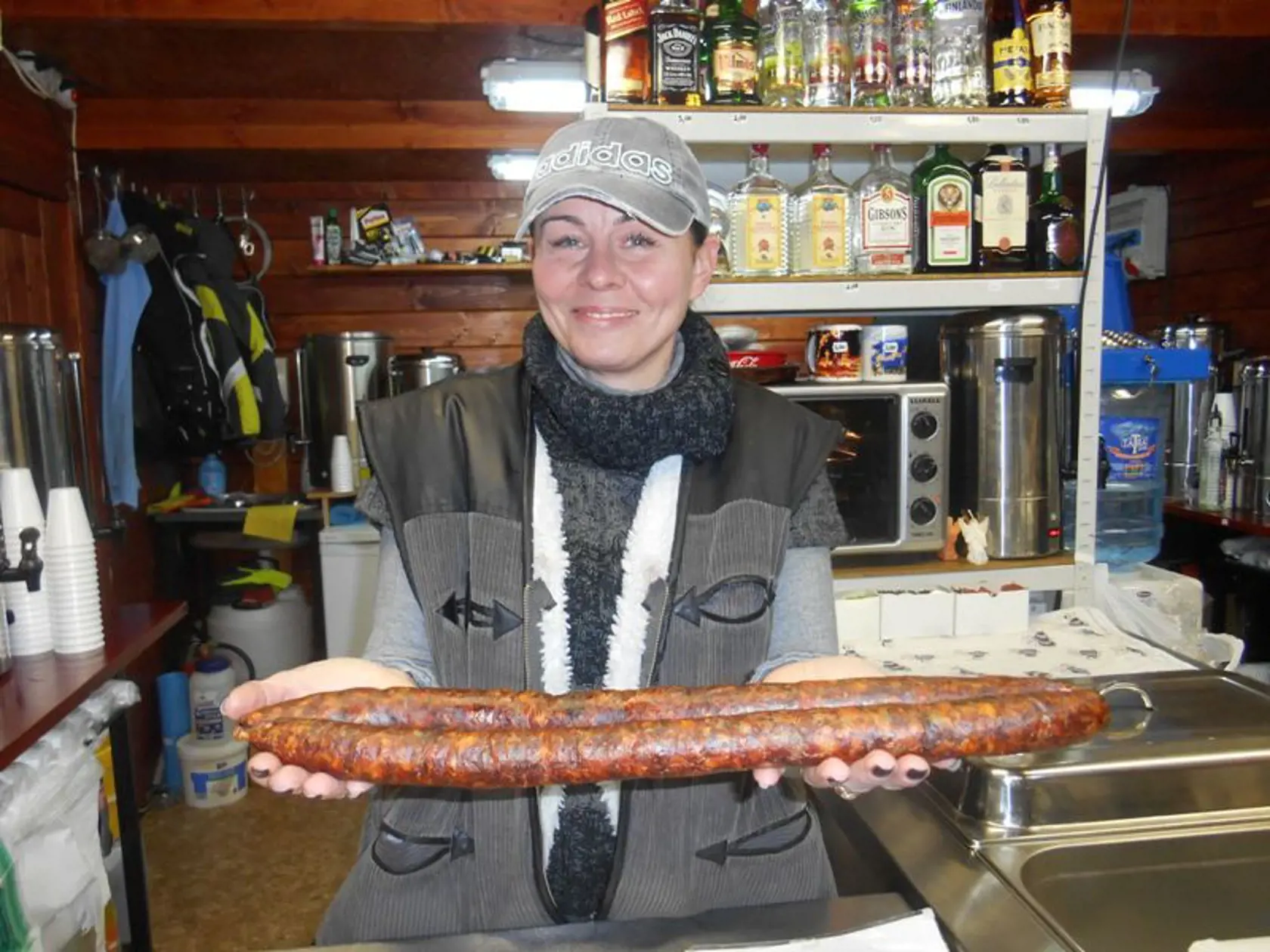 TO JE KUS! Najlepšiu klobásu na trhoch predáva Iveta.