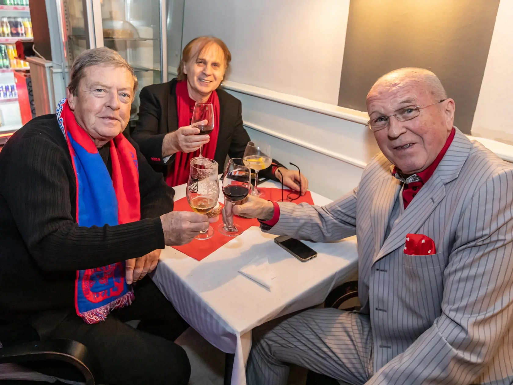 Otvorenie nového disco baru. Na snímke je Štefan Wimmer a Viliam Fischer.