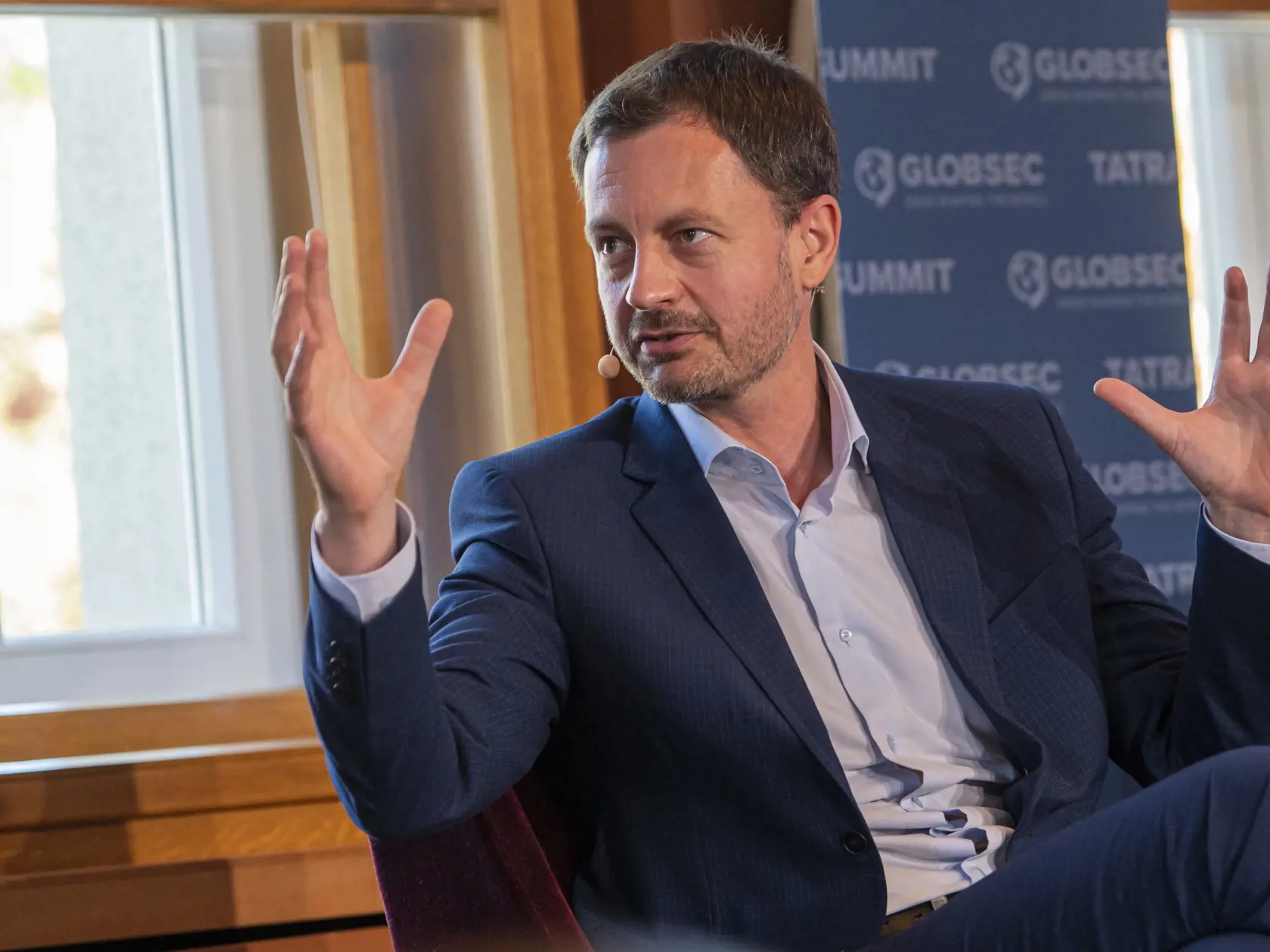Hlavnou témou tohtoročného Tatra Summitu, ktorý tradične organizuje Globsec, je ekonomická obnova Európy v čase krízy.  Na snímke predseda vlády SR Eduard Heger. Štrbské Pleso, 8. októbra 2021. FOTO TASR - Michal Svítok