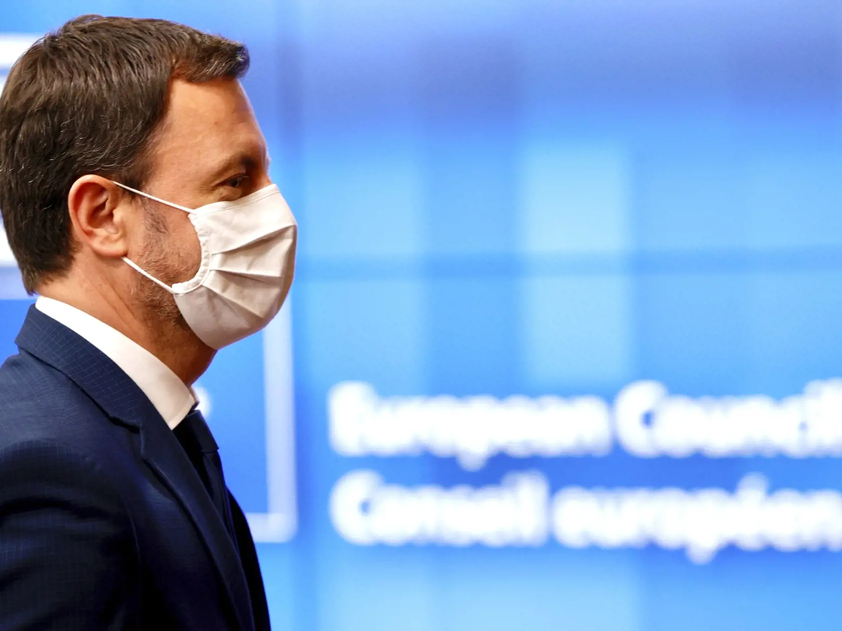 KK5 Brusel - Slovenský premiér Eduard Heger prichádza na summit EÚ v Bruseli 21. októbra 2021. Dvojdňový summit Európskej únie má ako hlavné témy debaty o náraste cien energií, o očkovaní proti koronavírusovej pandémii, o sporoch spojených s nerešpektovaním zásad právneho štátu a o obchodnej politike EÚ, ale aj o klimatických otázkach, o zahraničnej dimenzii migrácie a o digitalizácii. FOTO TASR/AP
Slovakia's Prime Minister Eduard Heger arrives for an EU summit at the European Council building i