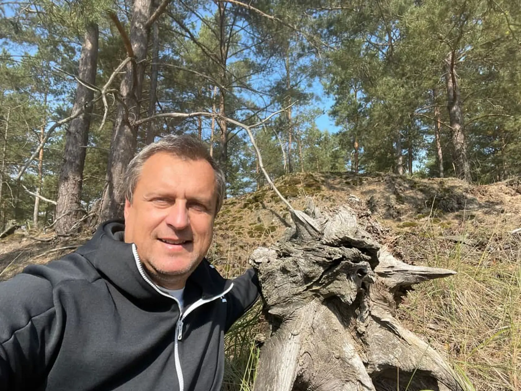 Andrej Danko (SNS) šiel nazbierať hríby, našiel však tento krásny borovicový koreň.
