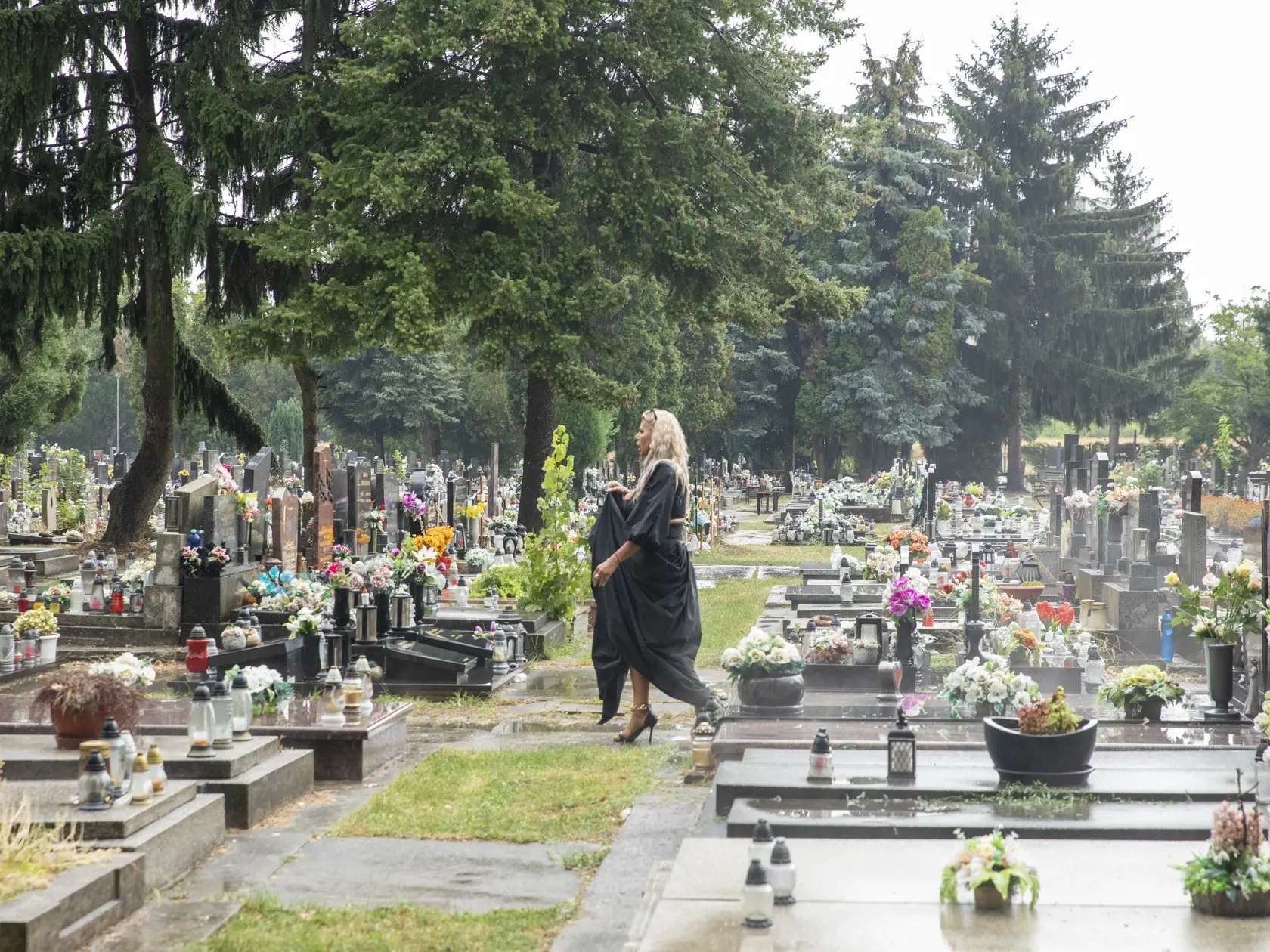 Na snímke je pohreb rómskeho speváka Kamila Polakoviča v Trnave