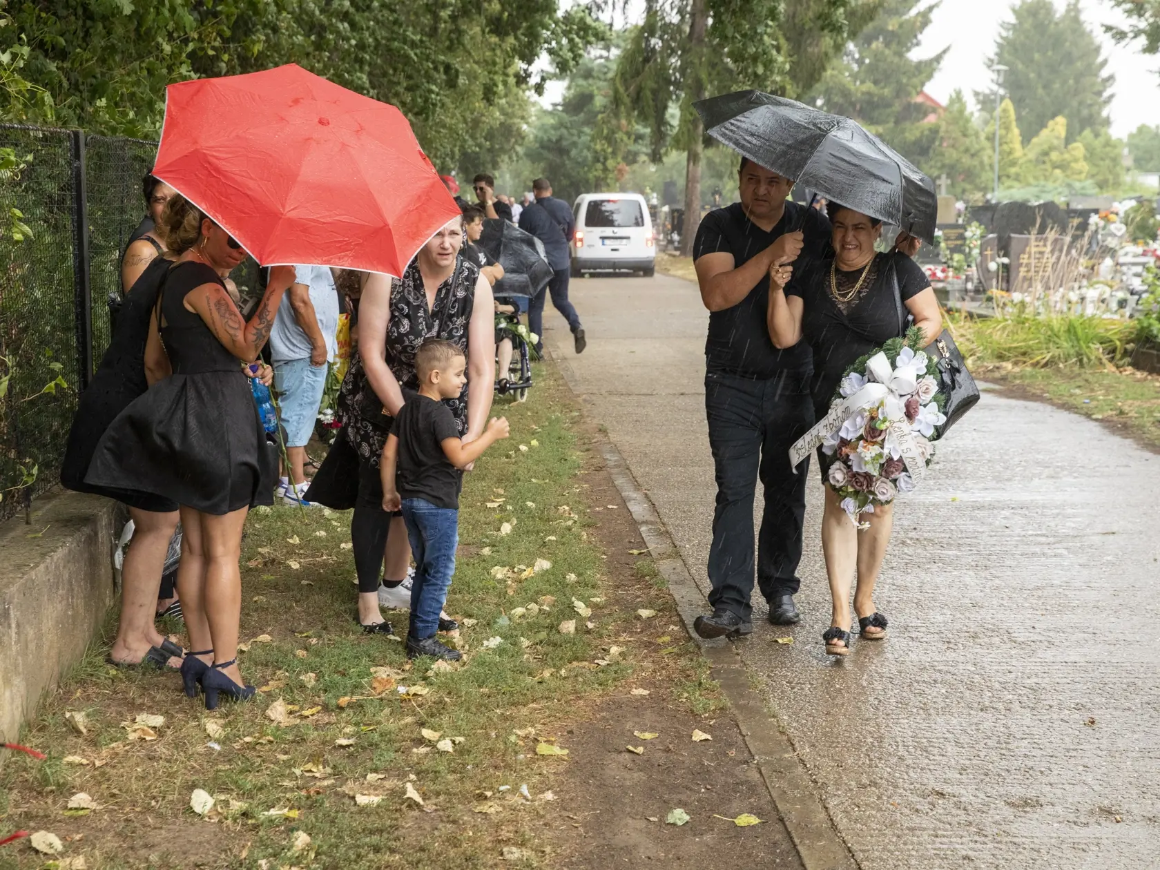 Na snímke je pohreb rómskeho speváka Kamila Polakoviča v Trnave