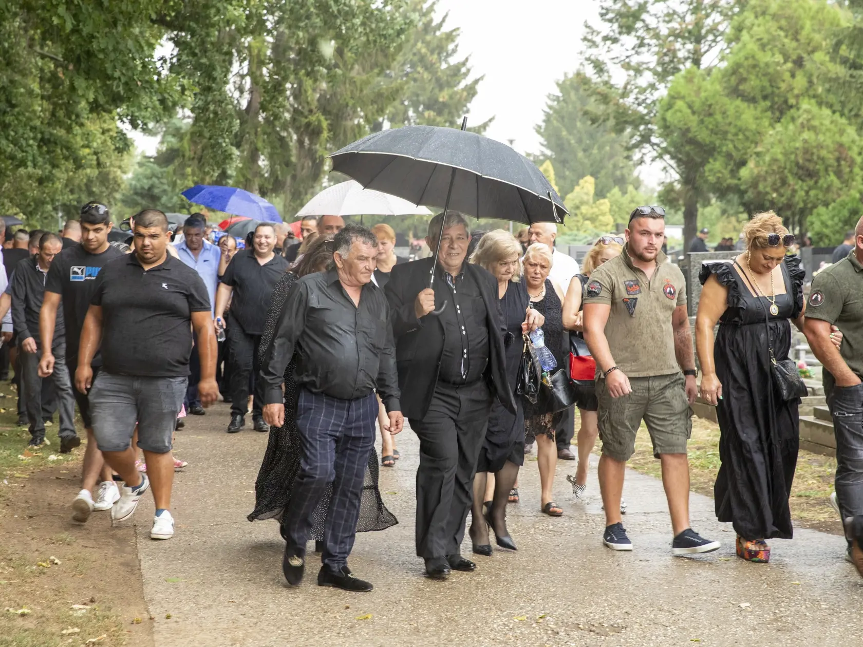 Na snímke je pohreb rómskeho speváka Kamila Polakoviča v Trnave