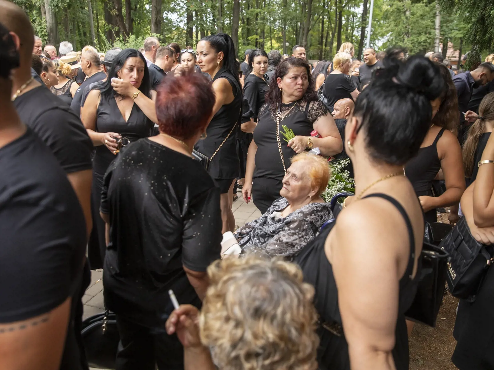 Na snímke je pohreb rómskeho speváka Kamila Polakoviča v Trnave