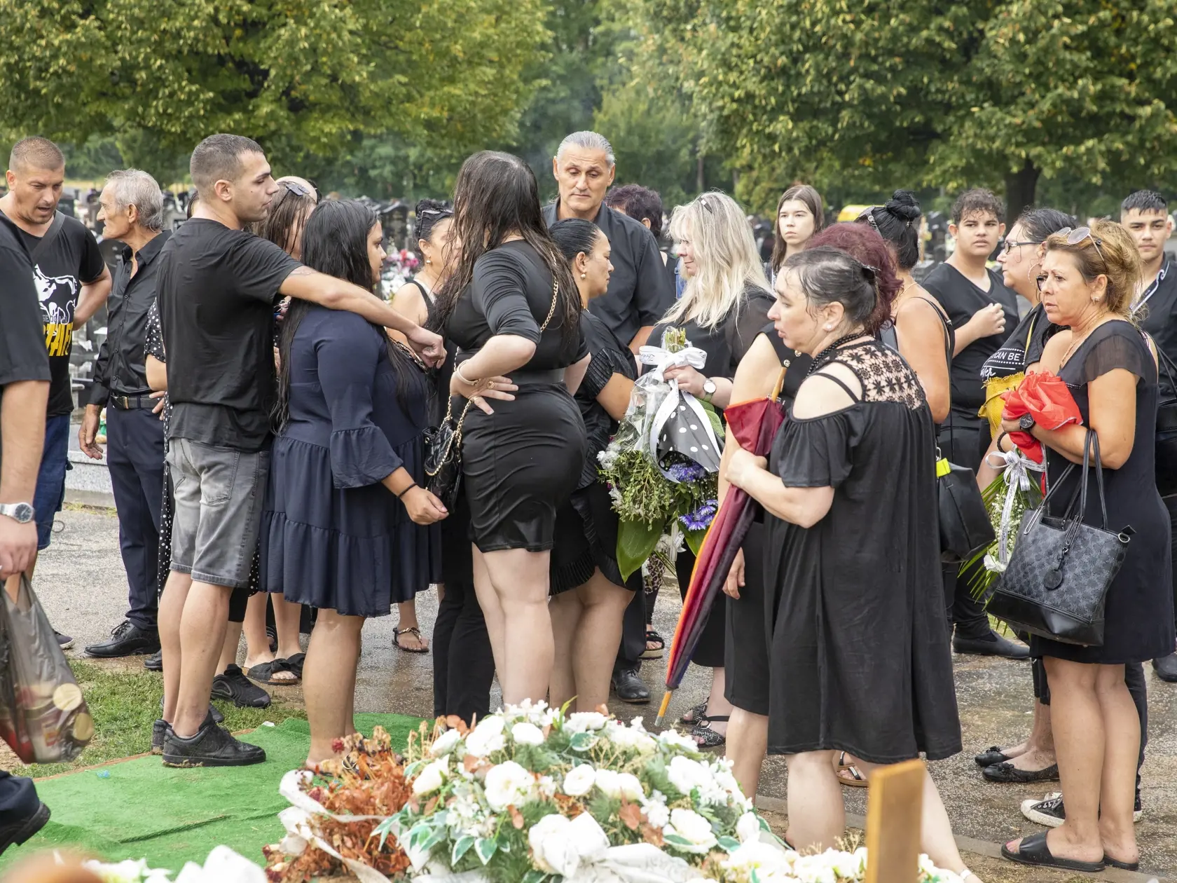 Na snímke je pohreb rómskeho speváka Kamila Polakoviča v Trnave