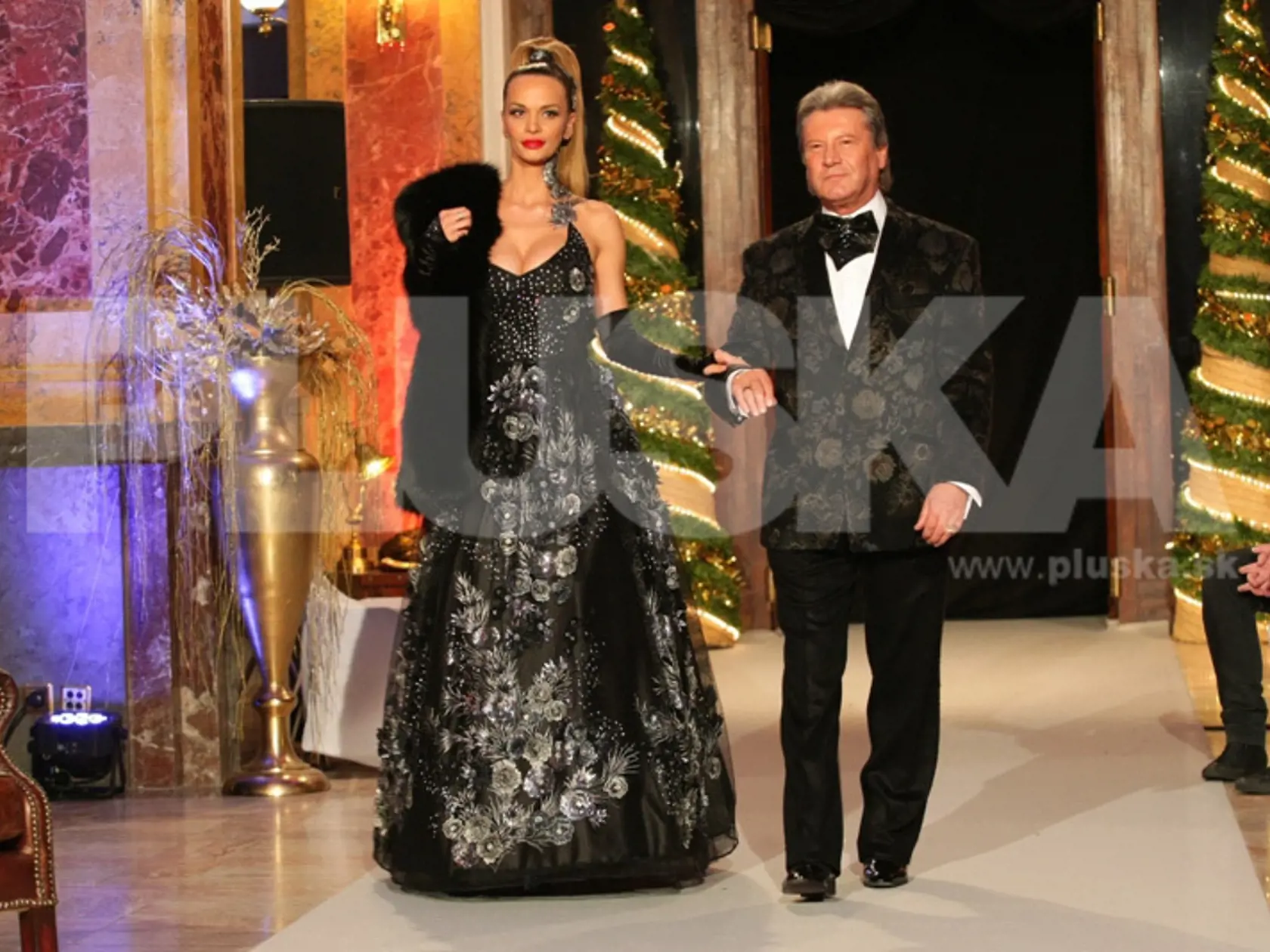 20.20 h PIATOK 13. 12 - Ako profík: Finančníkovi Lelkesovi to s Andreou na móle pristalo.