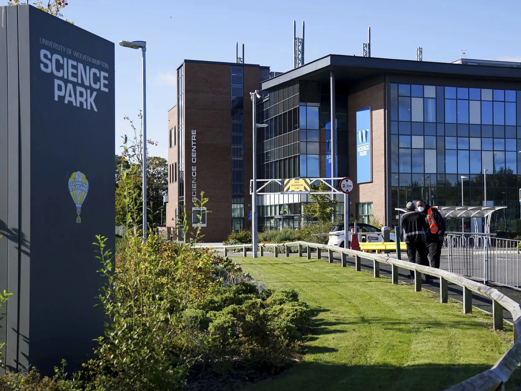 Na snímke súkromné laboratórium v anglickom meste Wolverhampton v piatok 15. októbra 2021.