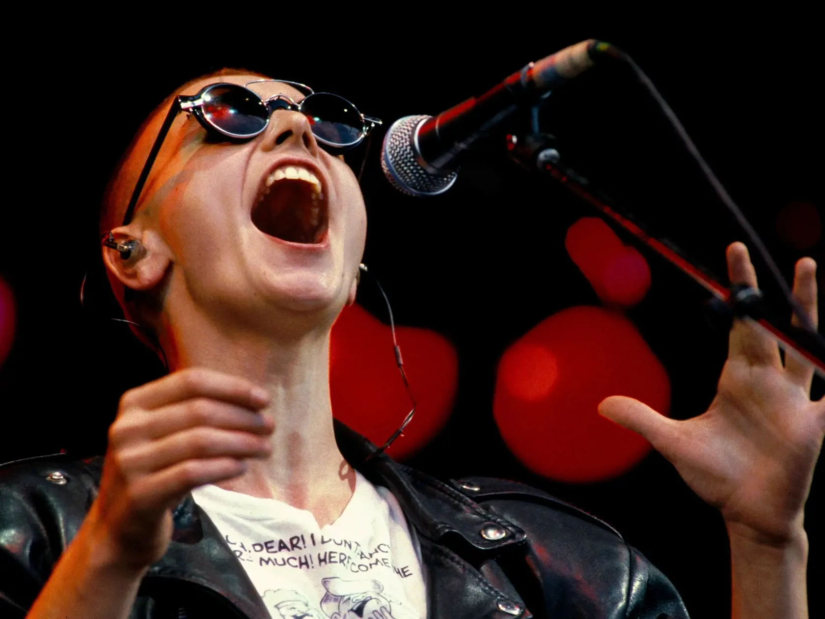 Vo veku 56 rokov zomrela slávna írska speváčka Sinéad O’Connor, ktorá dlhé roky bojovala so psychickými problémami.