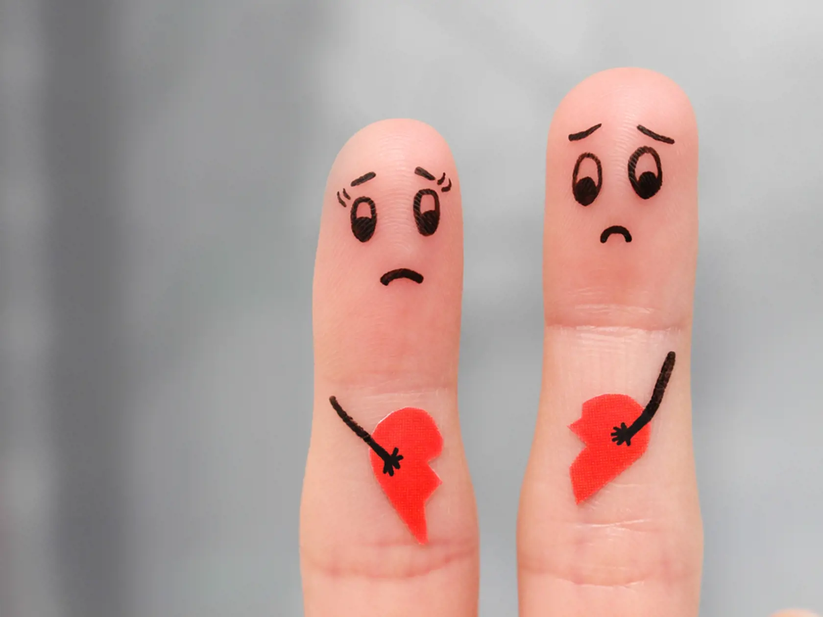 Finger,Art,Of,Couple.,Woman,And,Man,Holding,Broken,Heart.