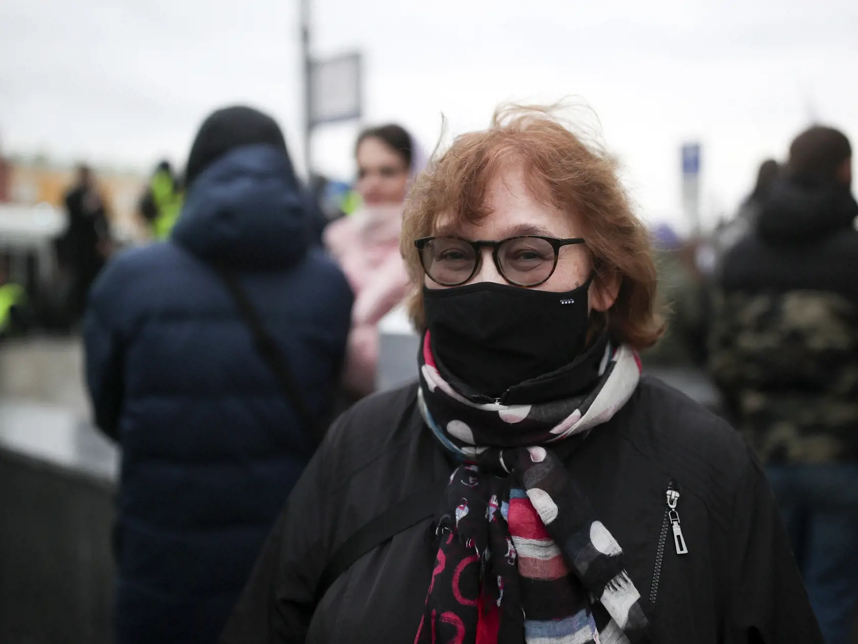 Na archívnej snímke z 21. apríla 2021 Ľudmila Navaľná, matka ruského väzneného opozičného politika Alexeja Navaľného, sa účastní na opozičnom proteste v Moskve.