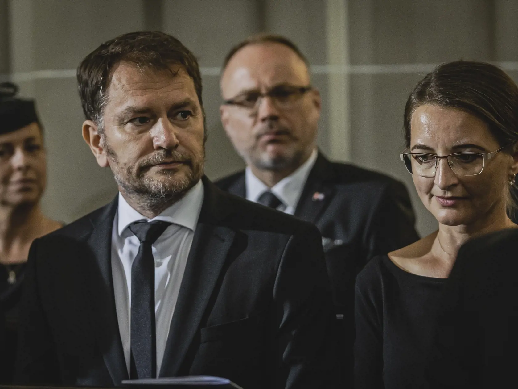 V Metropolitnej katedrále svätej Alžbety sa konala posledná rozlúčka so zosnulým kardinálom Jozefom Tomkom. Pohrebnú svätú omšu celebroval emeritný pražský arcibiskup kardinál Dominik Duka. Telo zosnulého kardinála po nej pochovali v doteraz prázdnej podzemnej krypte v dóme, ako si to sám prial. Na snímke Igor Matovič s manželkou Pavlínou.