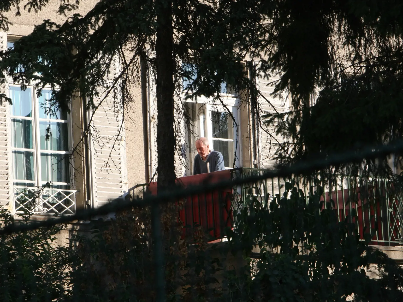 Herec František Zvarík vo svojom dome. Rok 2007.