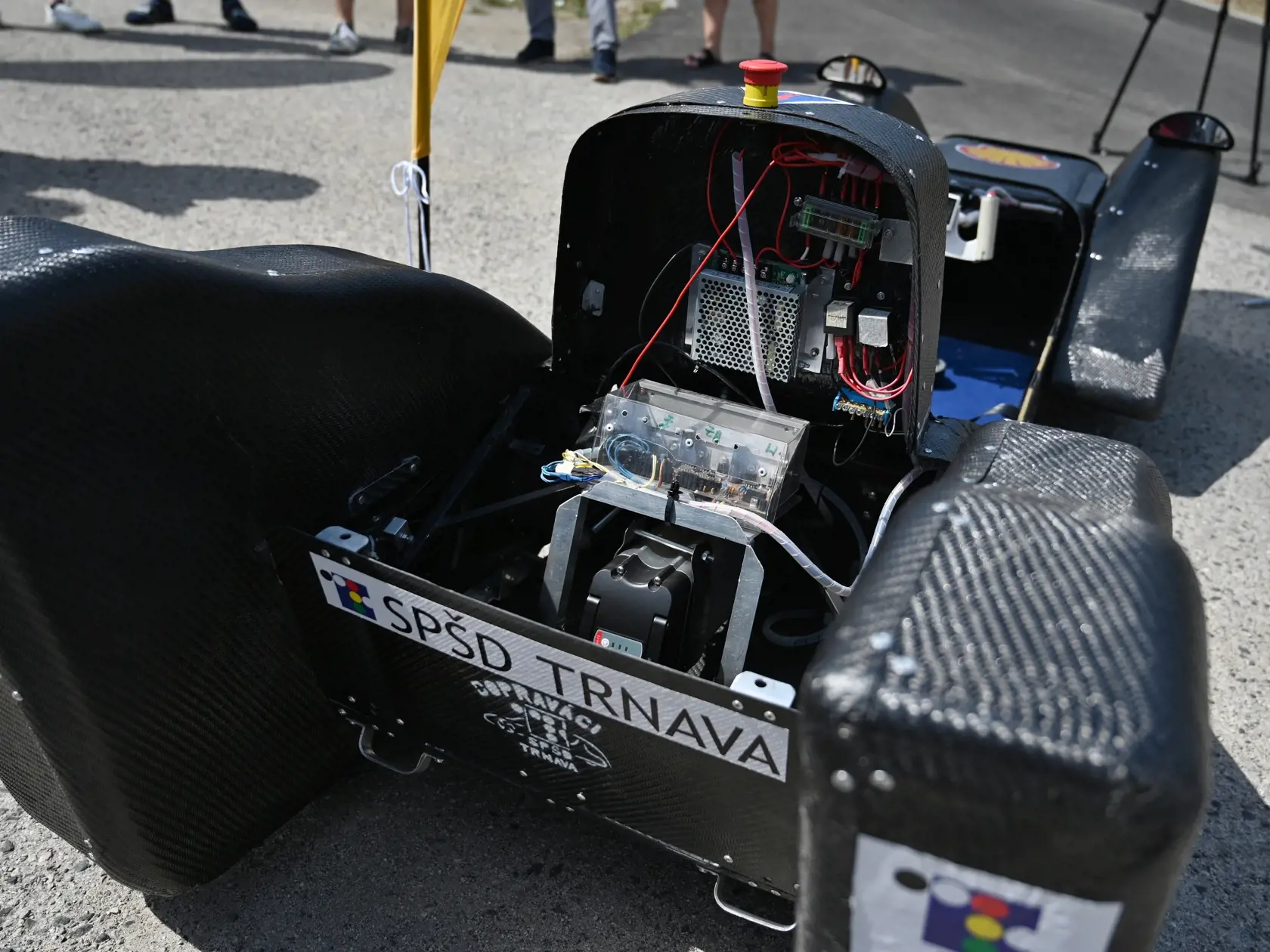 Na snímke motor úsporného batériového vozidla počas predstavenia študentského úsporného batériového vozidla a projektov zameraných na elektromobilitu na Strednej priemyselnej škole dopravnej v Trnave v stredu 29. júna 2022. FOTO TASR - Lukáš Grinaj