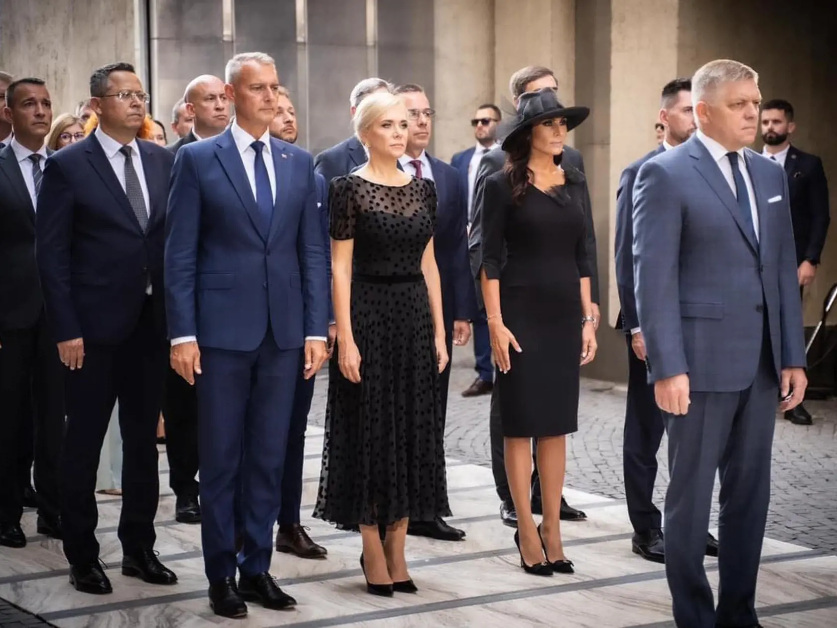 Ministerky Saková a Dolinková stavili na čiernu farbu šiat.