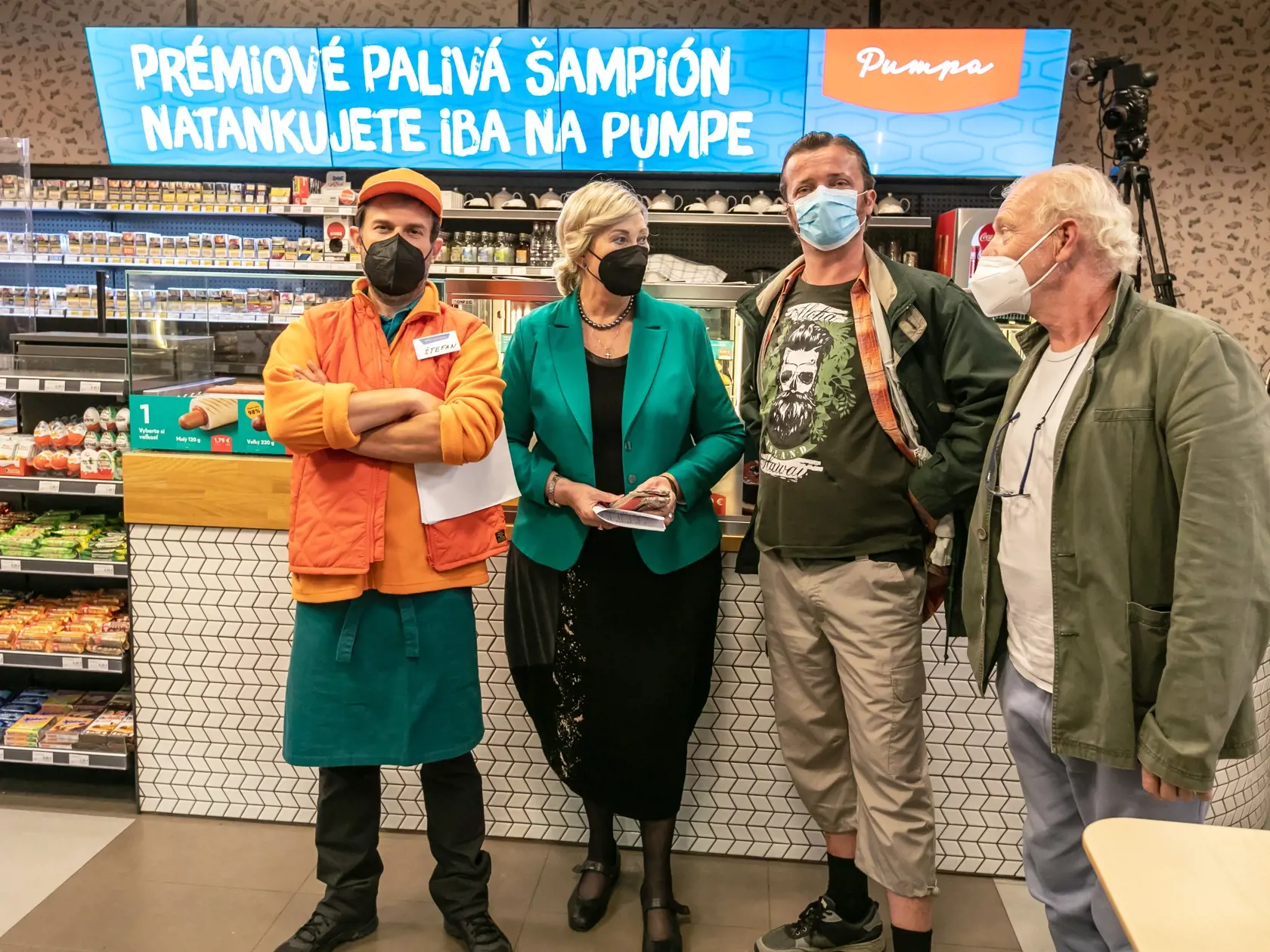 Na snímke je poslankyňa NRSR Anna Záborská počas natáčania slovenského seriálu Pumpa. 