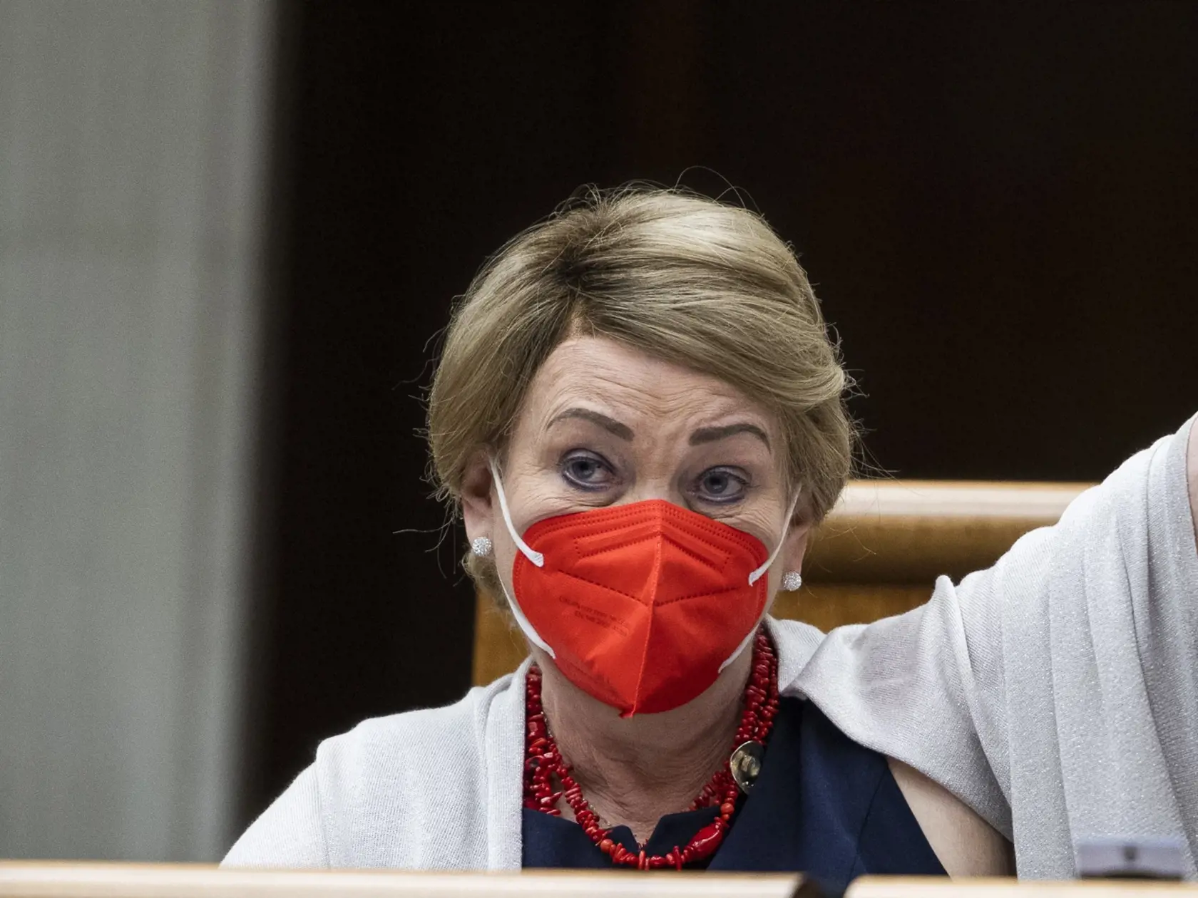 Politológ Koziak vidí u Záborskej ako hlavný motív predkladania zákona „príznak dlhodobej absencie reálnej politickej agendy, ktorá by riešila zásadné problémy ľudí na Slovensku“. Dodal, že Záborská ani v minulosti neprišla s témami, ktoré by pomáhali riešiť, aby sa väčšine ľudí žilo lepšie.