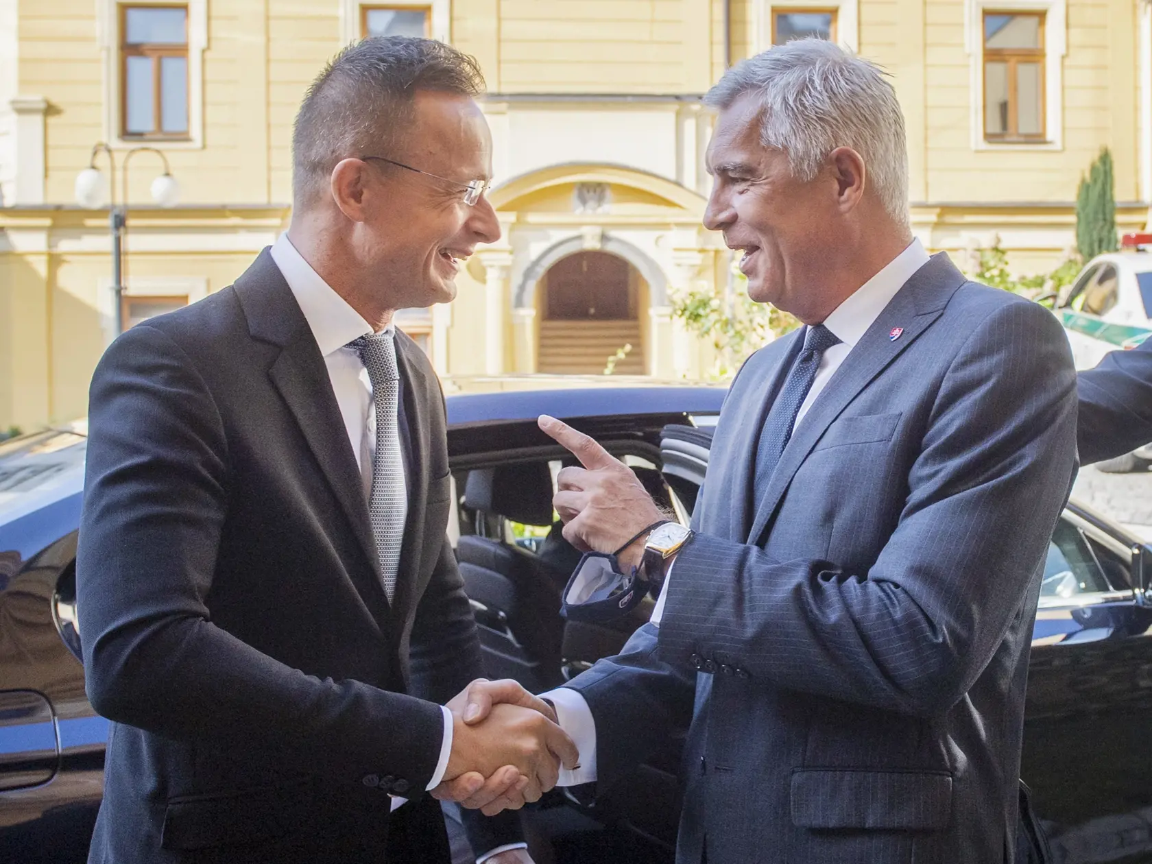Na snímke minister zahraničných vecí a európskych záležitostí SR Ivan Korčok (vpravo) prijal svojho maďarského rezortného partnera Petra Szijjártóa v utorok 5. októbra 2021 v Bratislave. Ministri prerokujú aktuálne otázky bilaterálnej spolupráce. FOTO TASR - Martin Baumann