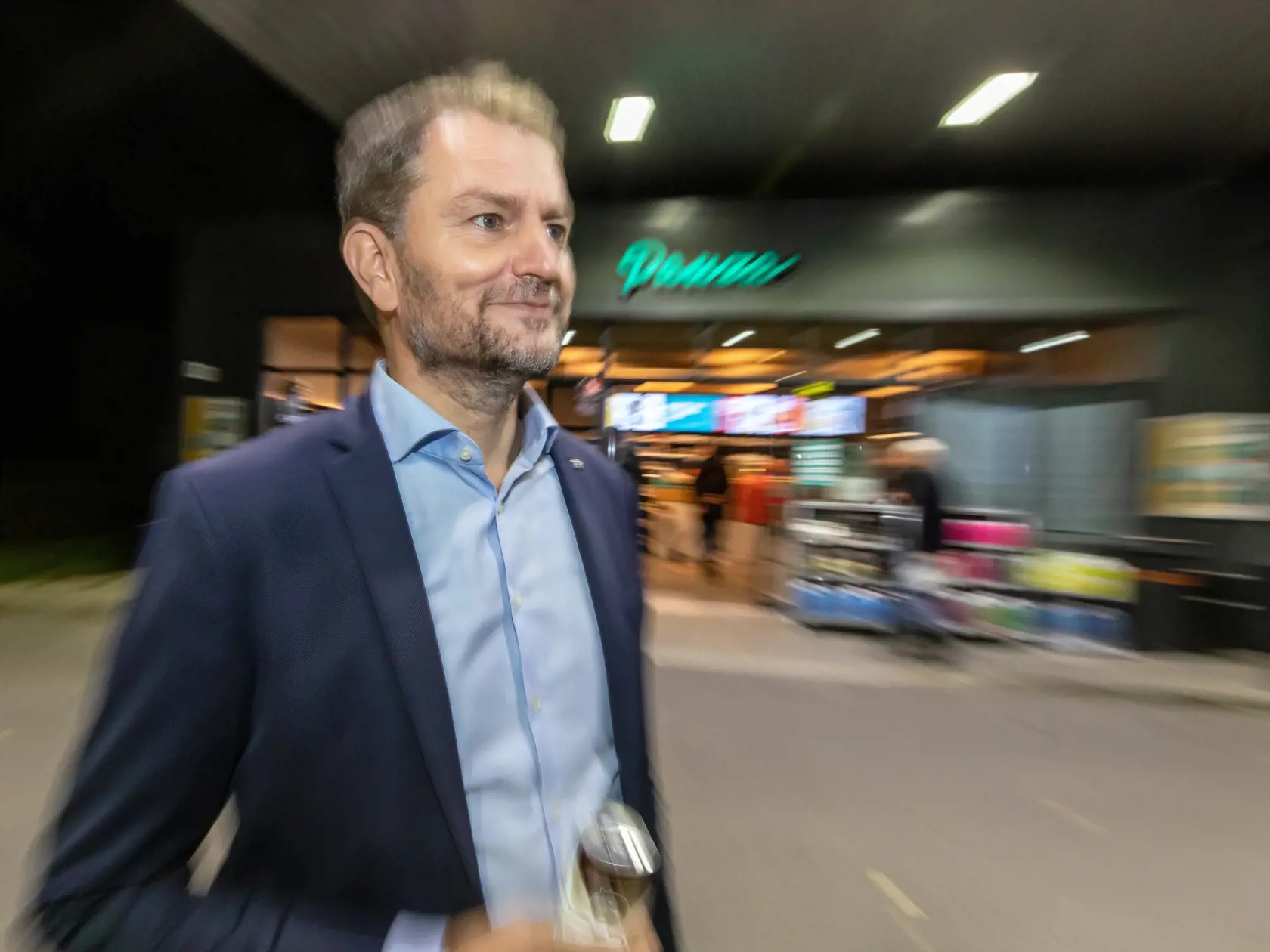 Na snímke je minister financii Igor Matovič počas natáčania slovenského seriálu Pumpa.